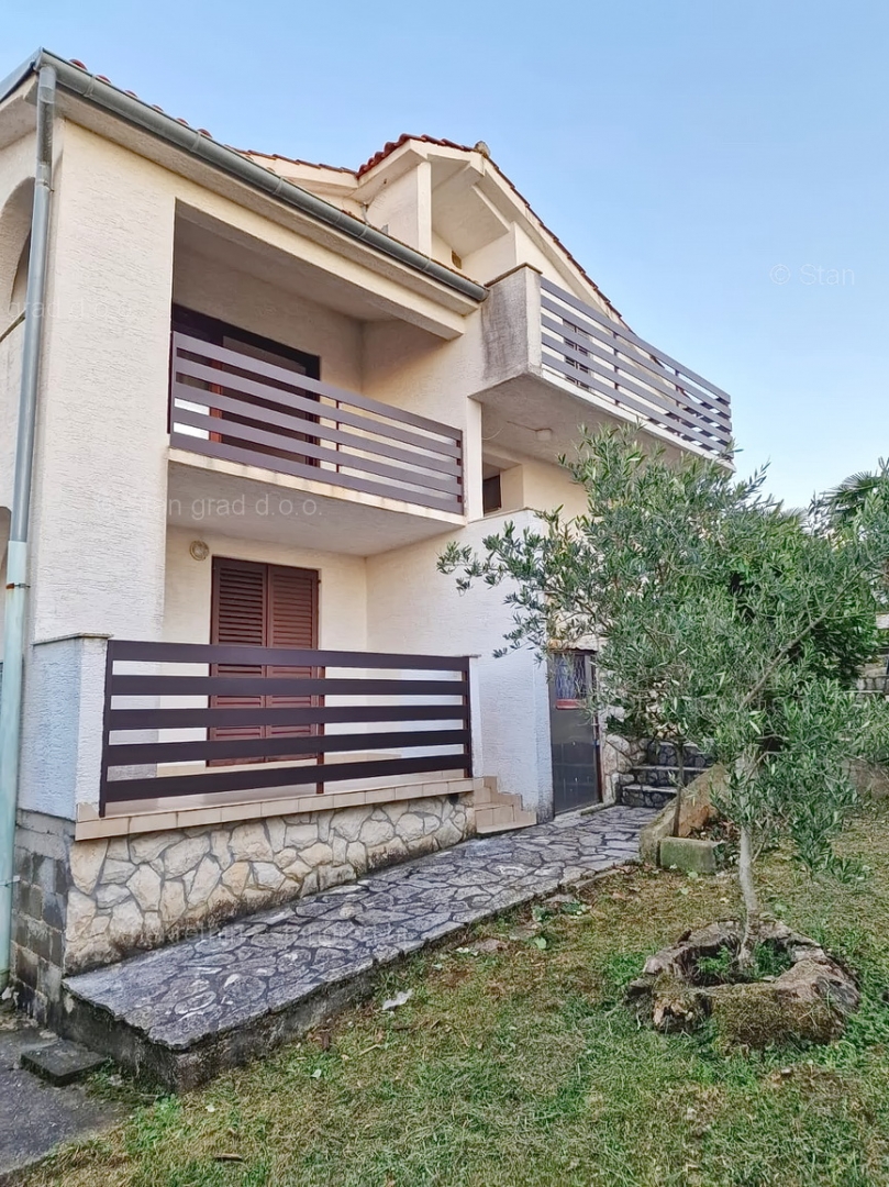 5 bedroom villa in Omišalj, Croatia – 103296