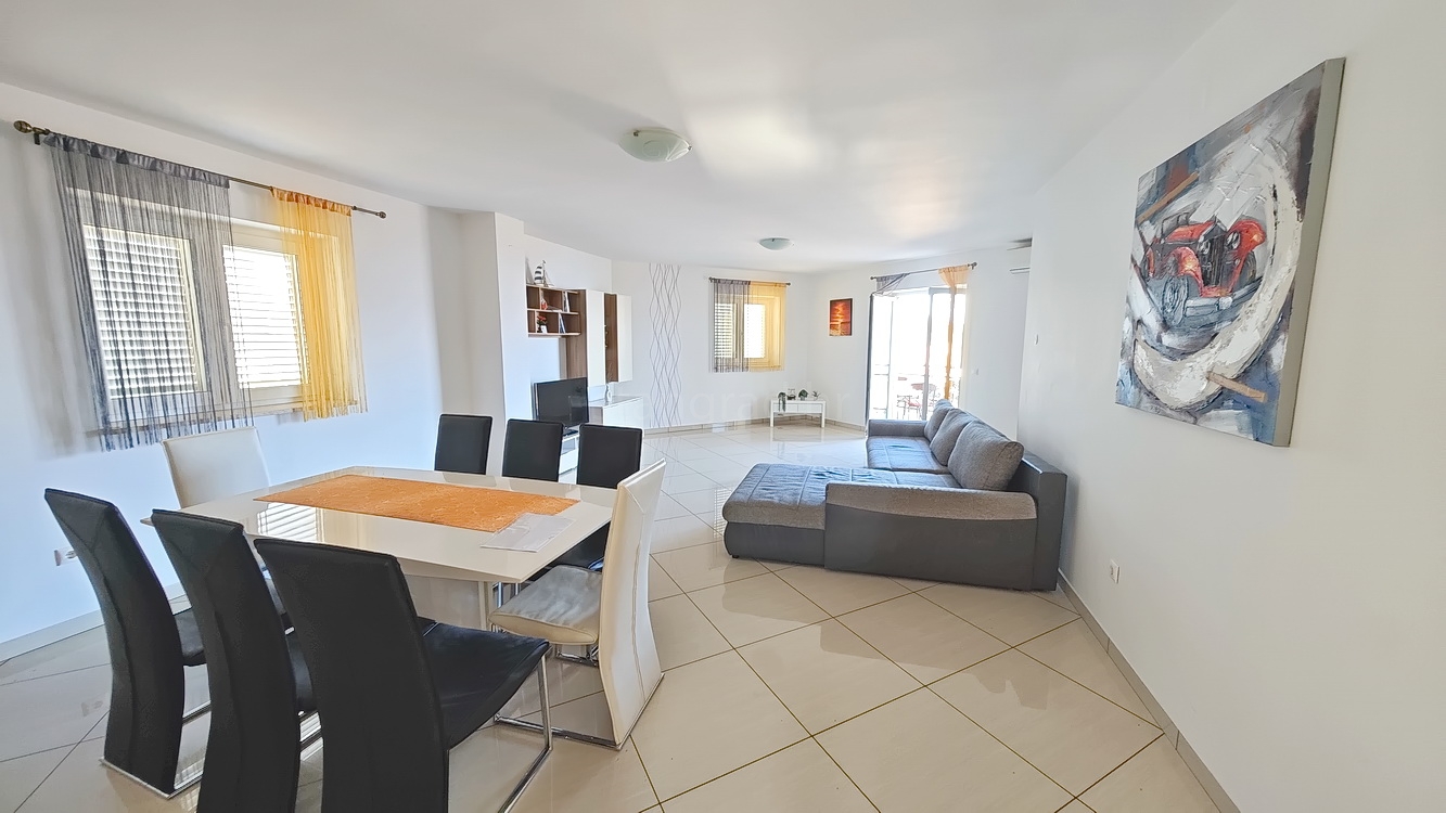 2 bedroom apartment in Vrbnik, Croatia – 103254