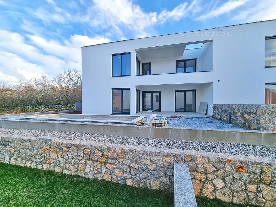 4 bedroom villa in Malinska-Dubašnica, Croatia – 103210