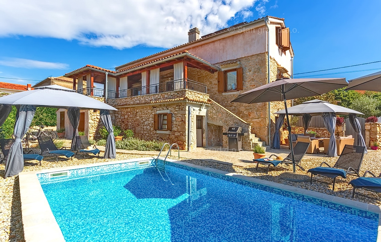 4 bedroom villa in Dobrinj, Croatia – 103155