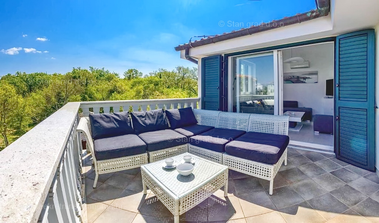 4 bedroom apartment in Malinska-Dubašnica, Croatia – 103154