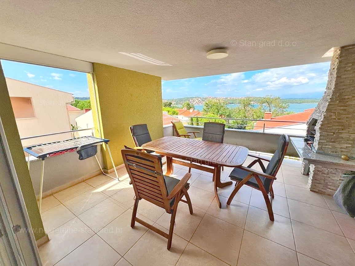 2 bedroom apartment in Dobrinj, Croatia – 103135