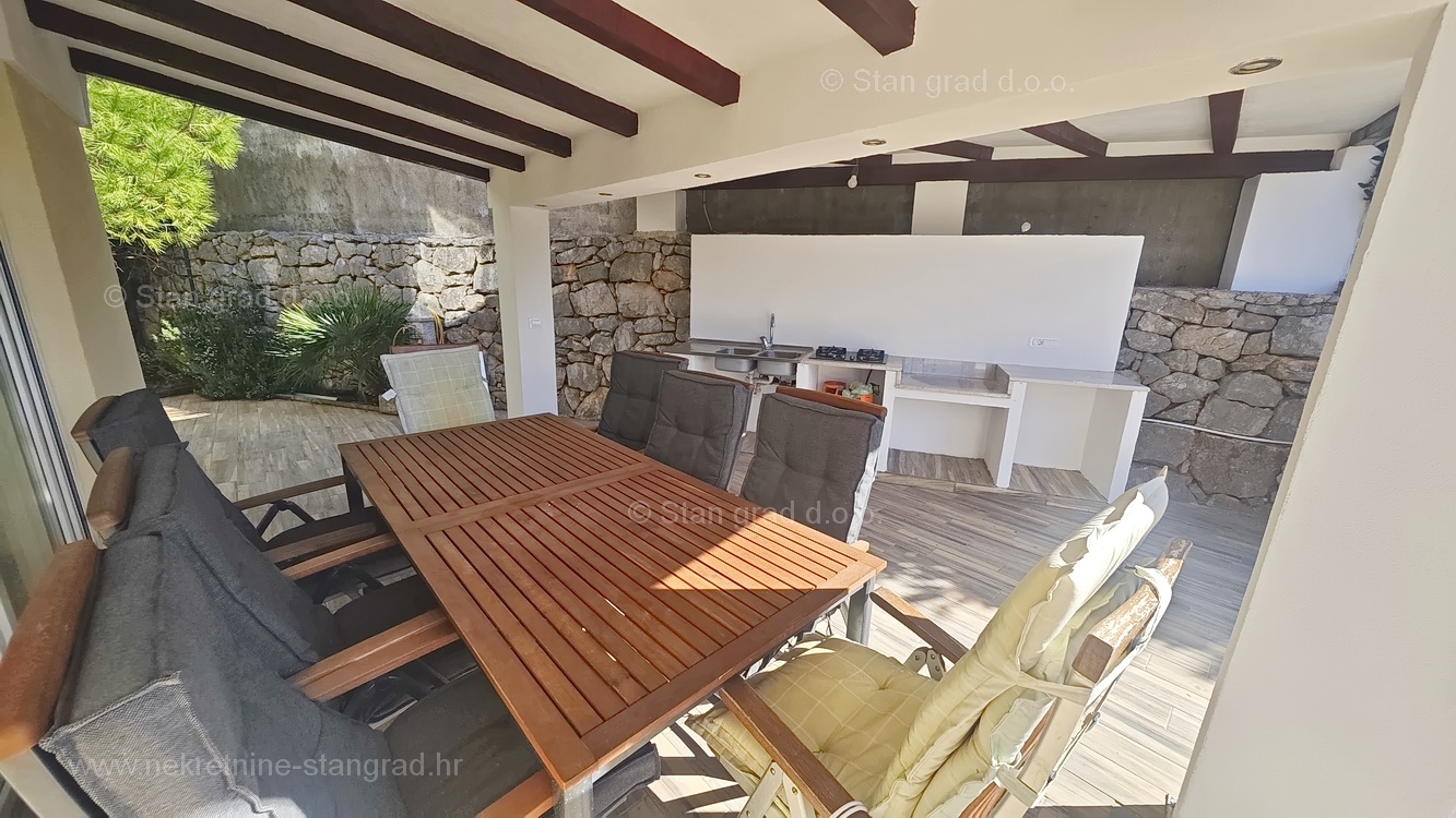 3 bedroom apartment in Krk, Croatia – 103102