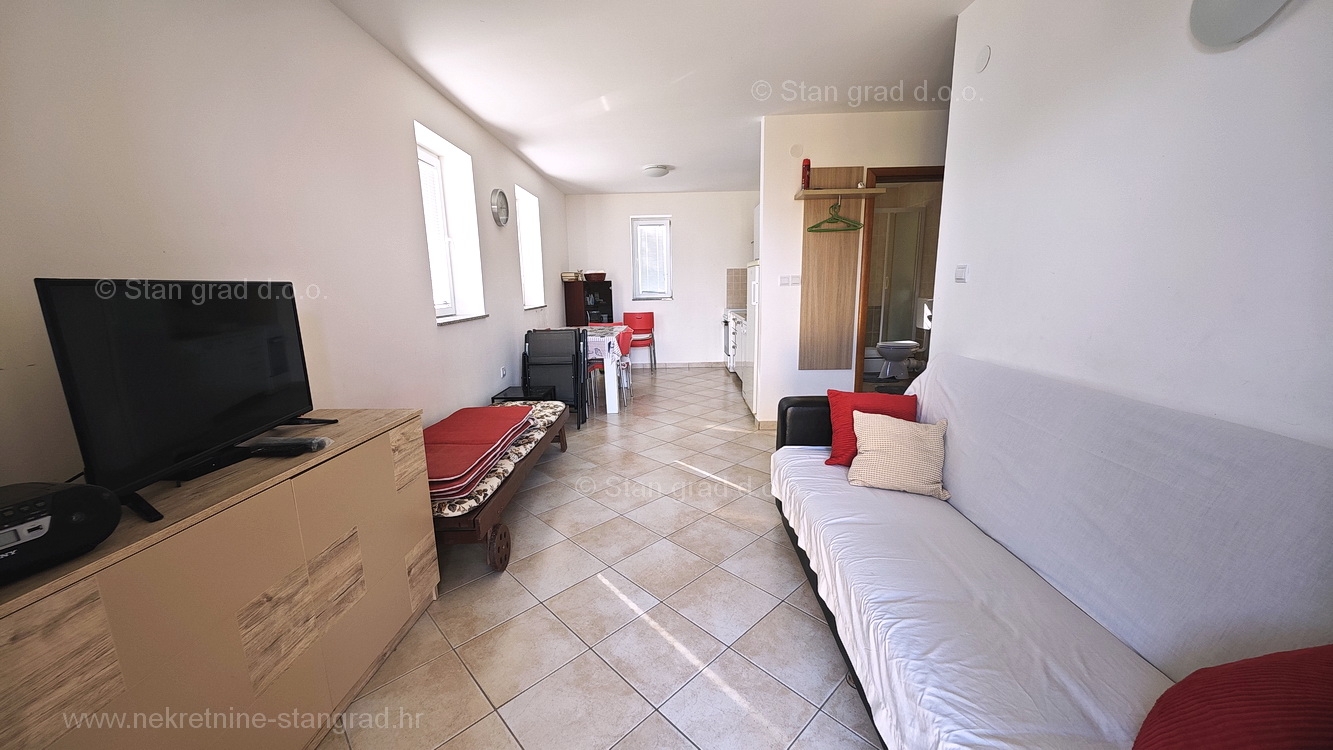 1 bedroom apartment in Dobrinj, Croatia – 103068