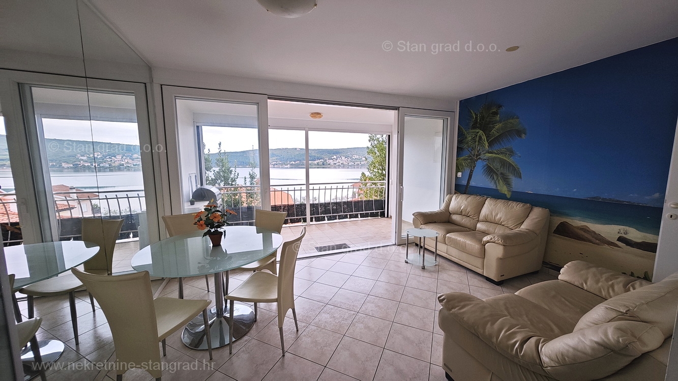 2 bedroom apartment in Dobrinj, Croatia – 103039