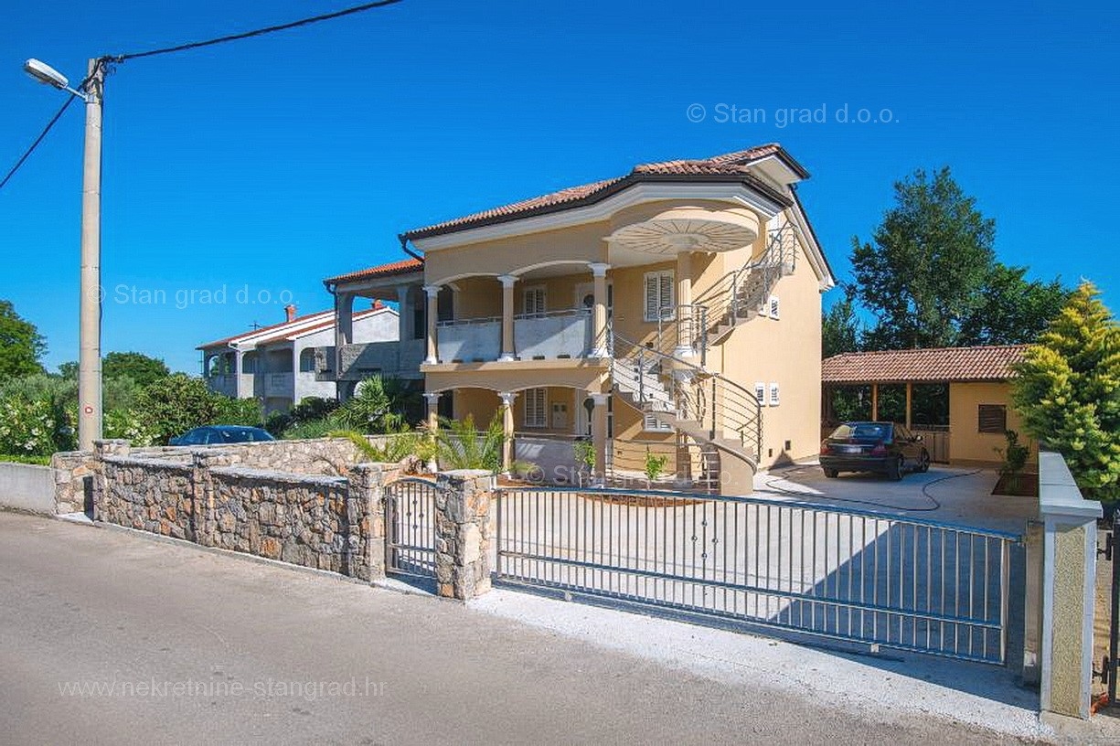 4 bedroom villa in Malinska-Dubašnica, Croatia – 103037