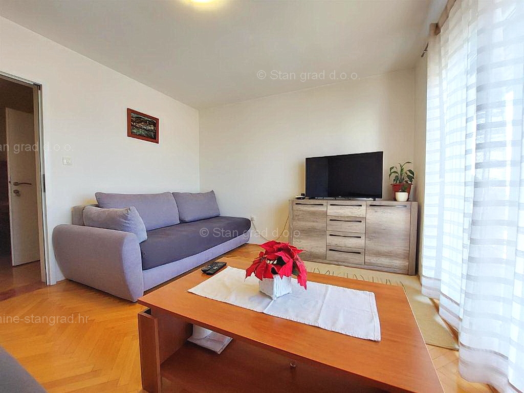 2 bedroom apartment in Crikvenica, Croatia – 102985