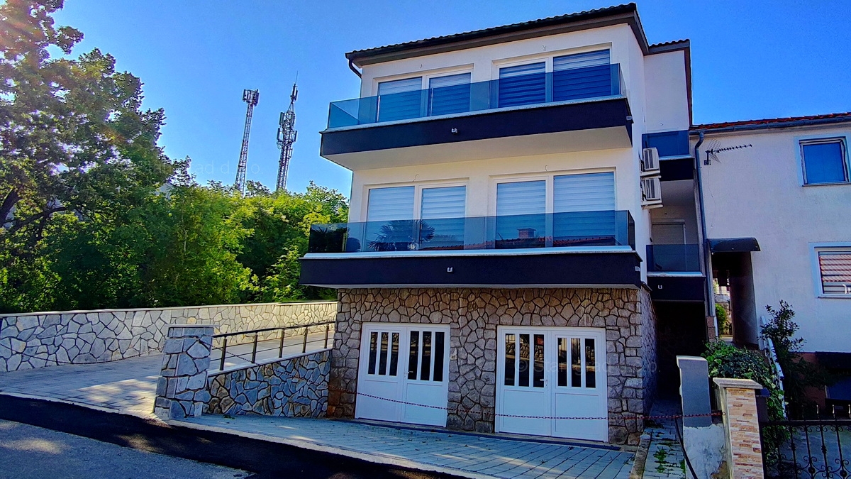 4 bedroom villa in Omišalj, Croatia – 102854