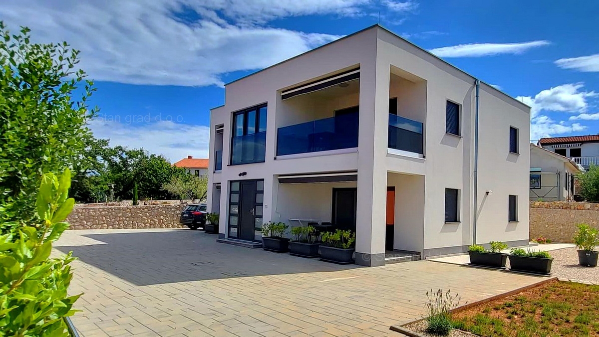 4 bedroom villa in Malinska-Dubašnica, Croatia – 102850