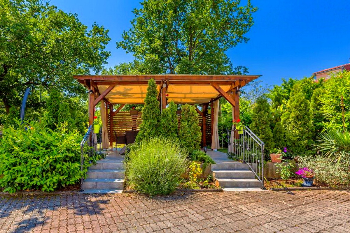 1 bedroom apartment in Malinska-Dubašnica, Croatia – 102836