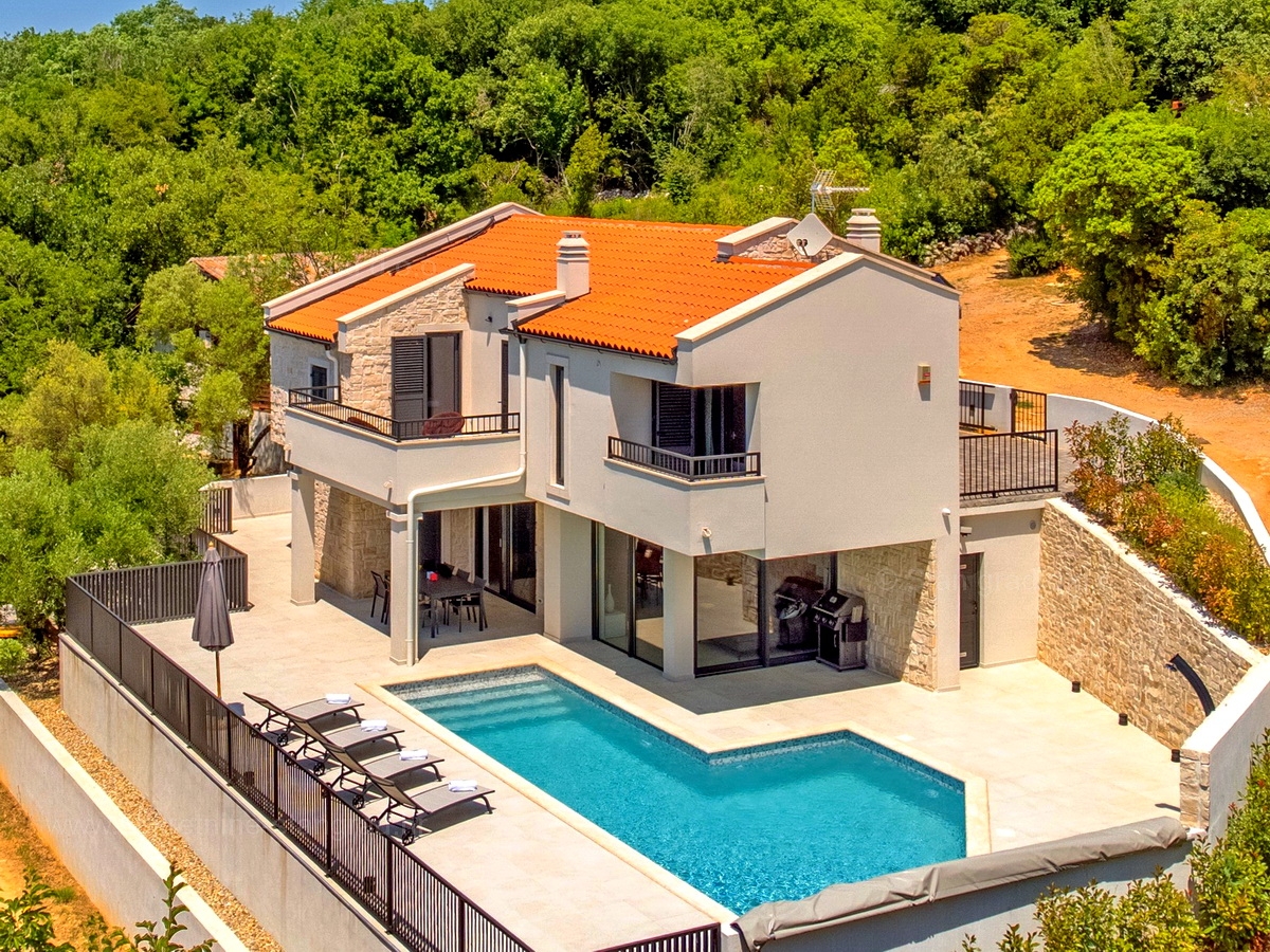 3 bedroom villa in Vrbnik, Croatia – 102758