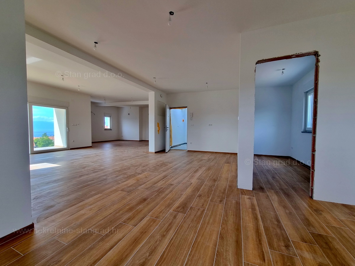 3 bedroom apartment in Malinska-Dubašnica, Croatia – 102742