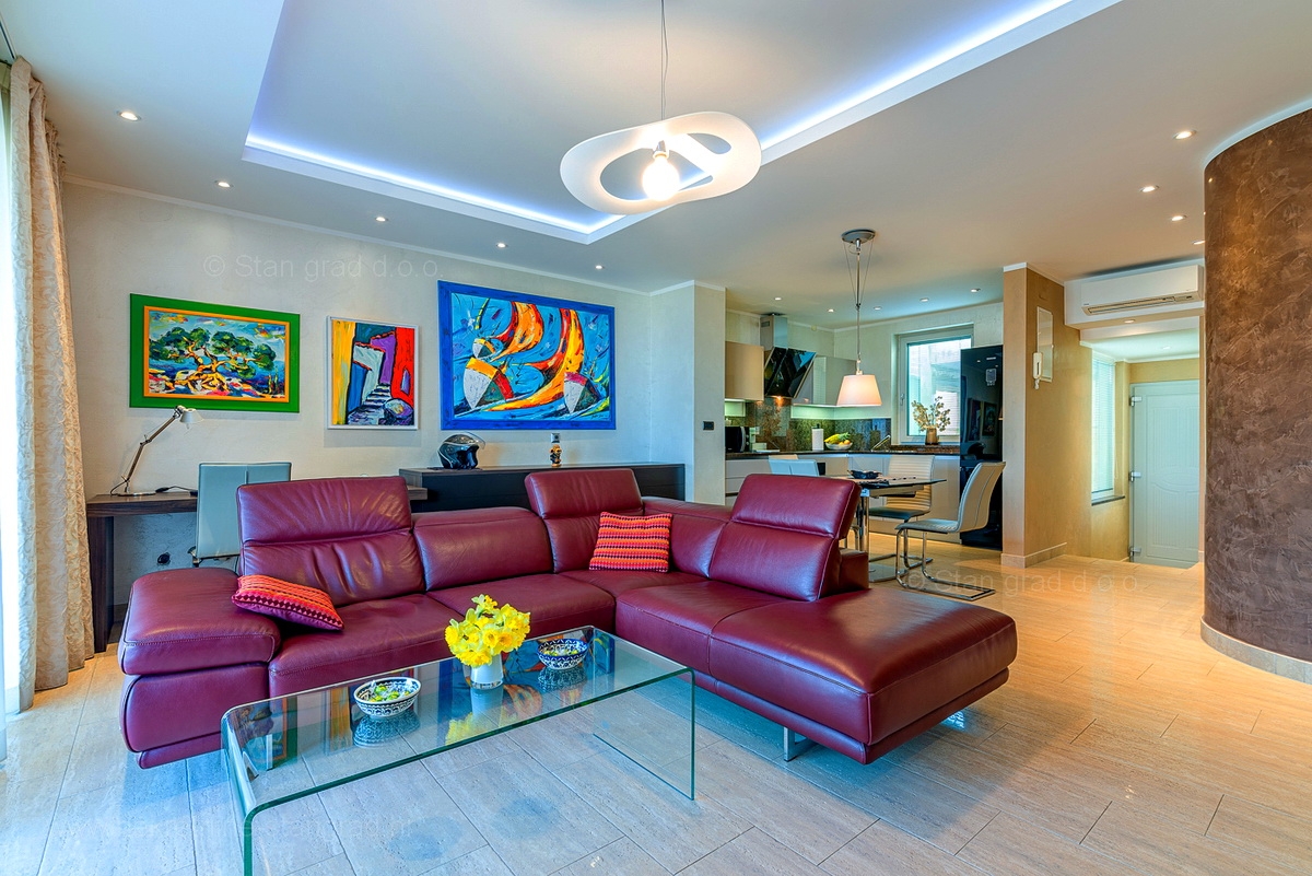 3 bedroom apartment in Vrbnik, Croatia – 102686