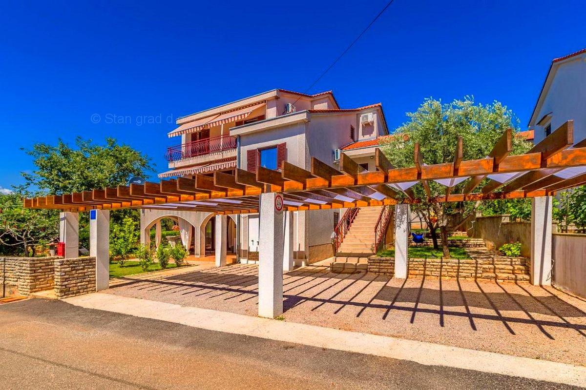 9 bedroom villa in Krk, Croatia – 102596