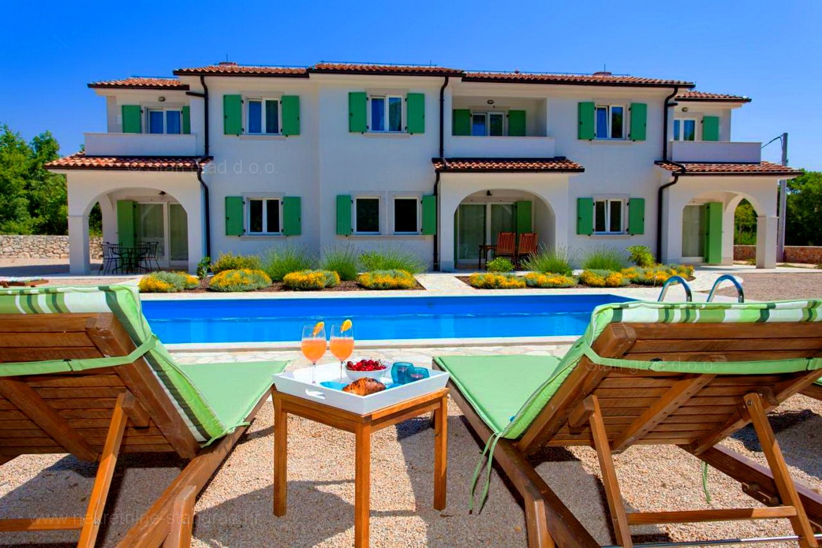 6 bedroom villa in Dobrinj, Croatia – 102397