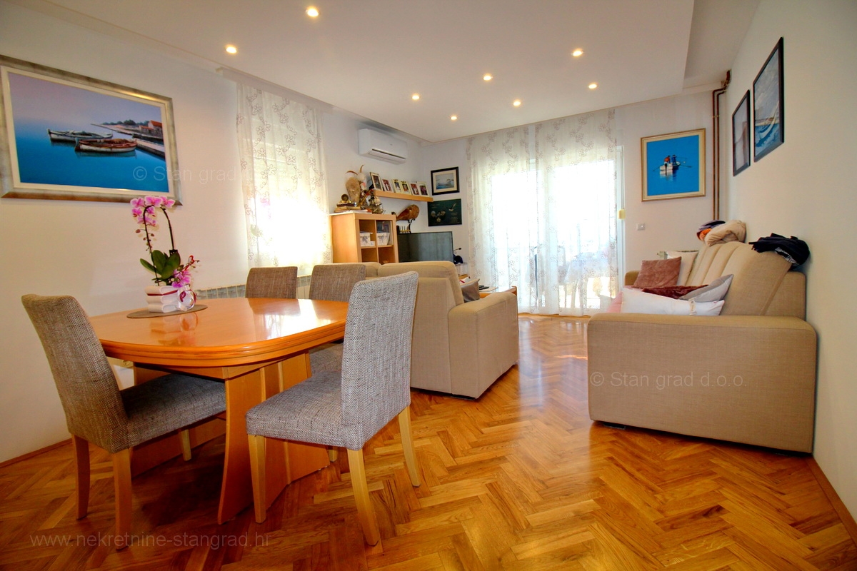 4 bedroom apartment in Malinska-Dubašnica, Croatia – 102023