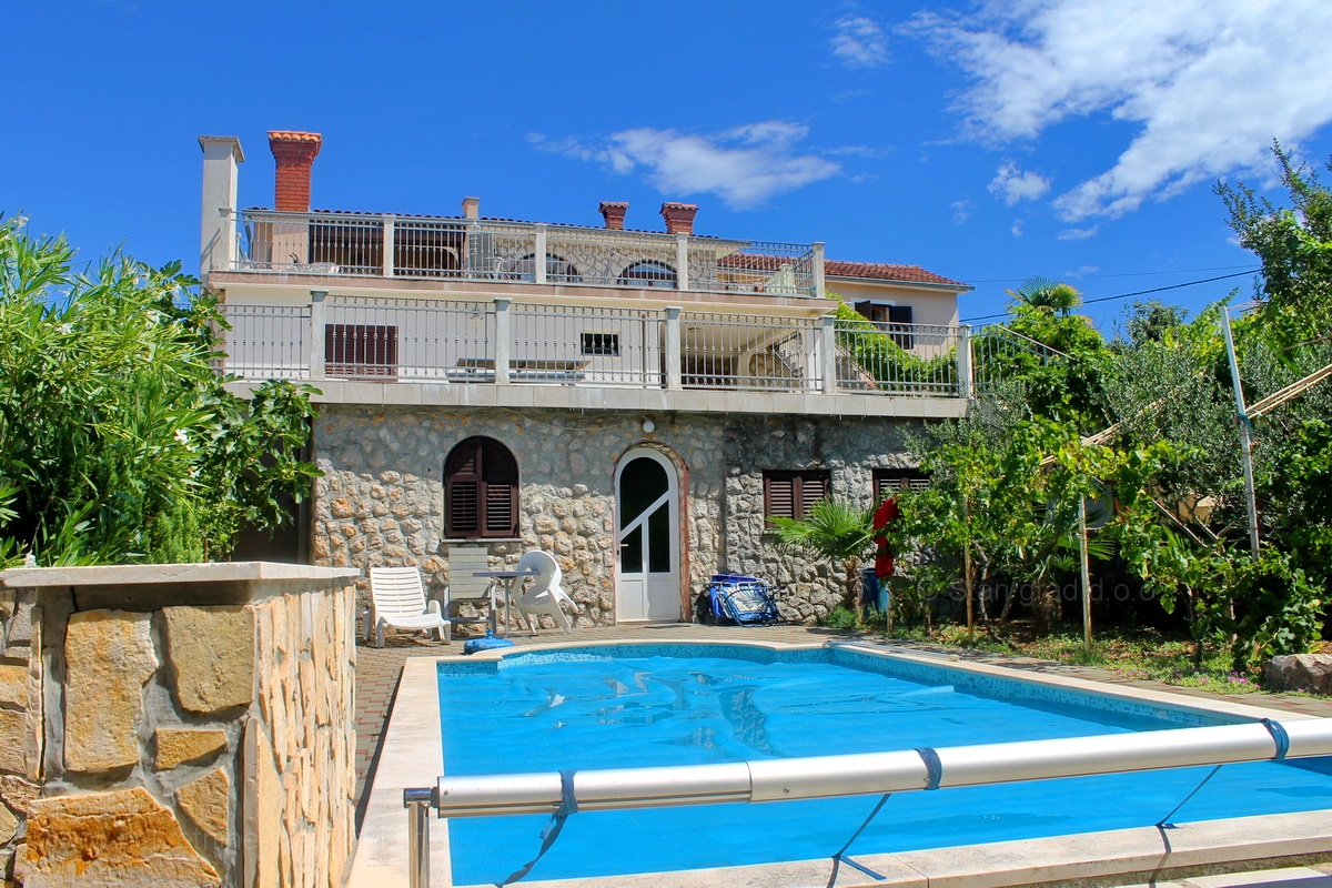 6 bedroom villa in Dobrinj, Croatia – 101866