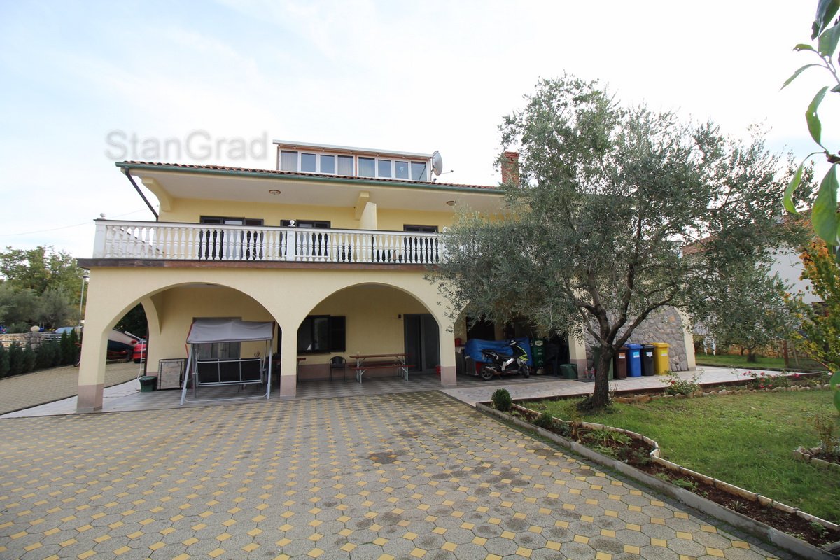 18 bedroom villa in Malinska-Dubašnica, Croatia – 101277