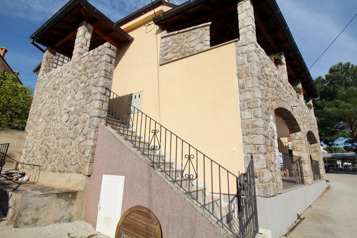 3 bedroom villa in Malinska-Dubašnica, Croatia – 100723