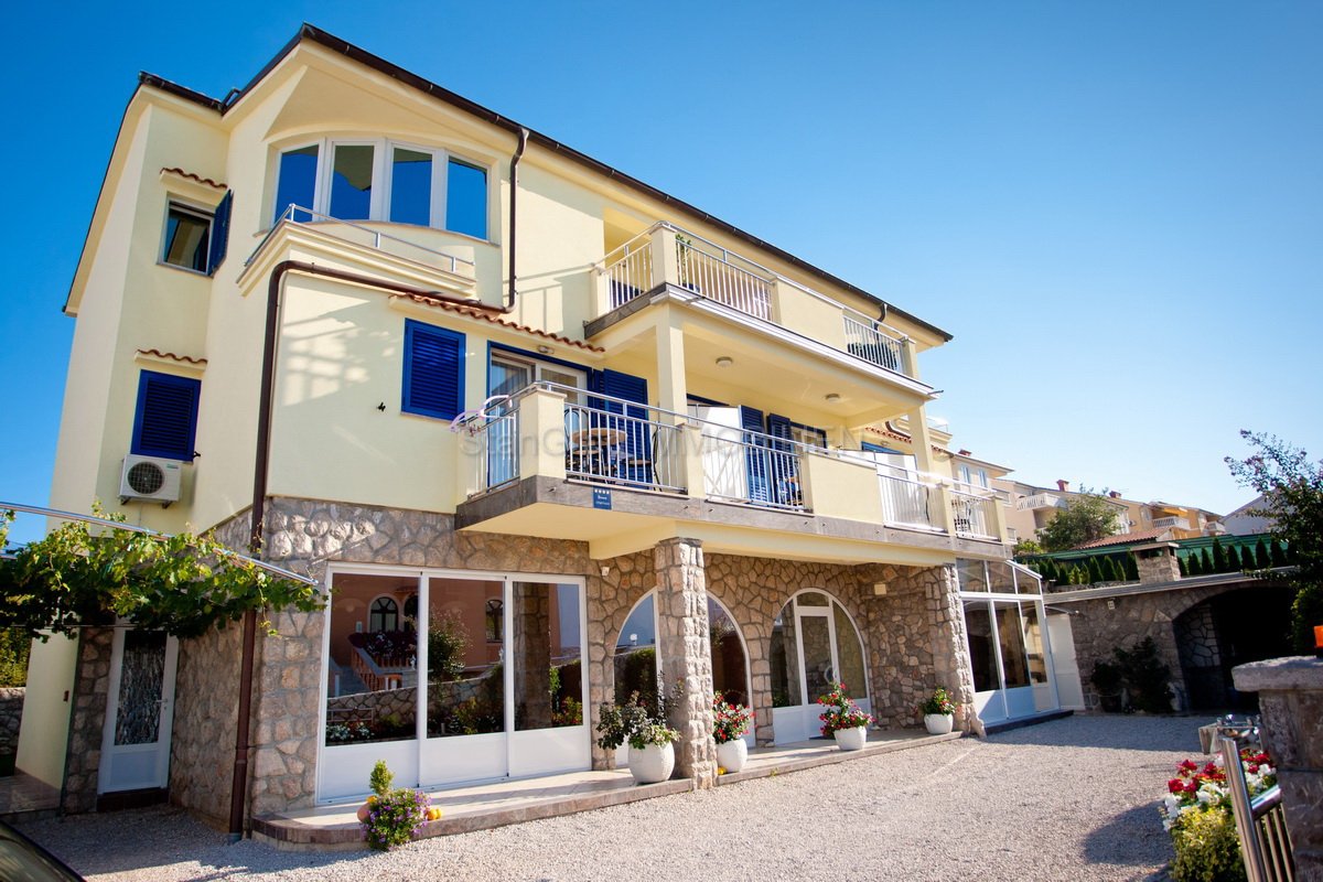 8 bedroom villa in Malinska-Dubašnica, Croatia – 100186