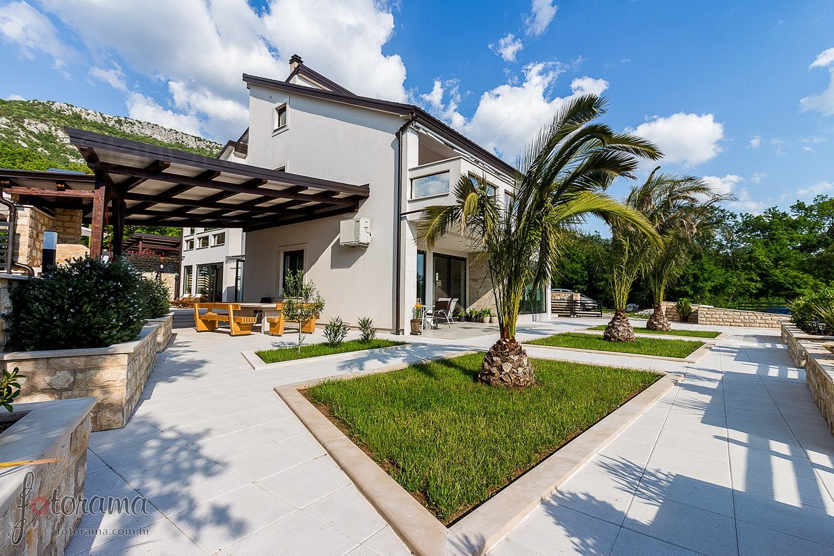 5 bedroom villa in Crikvenica, Croatia – 100122