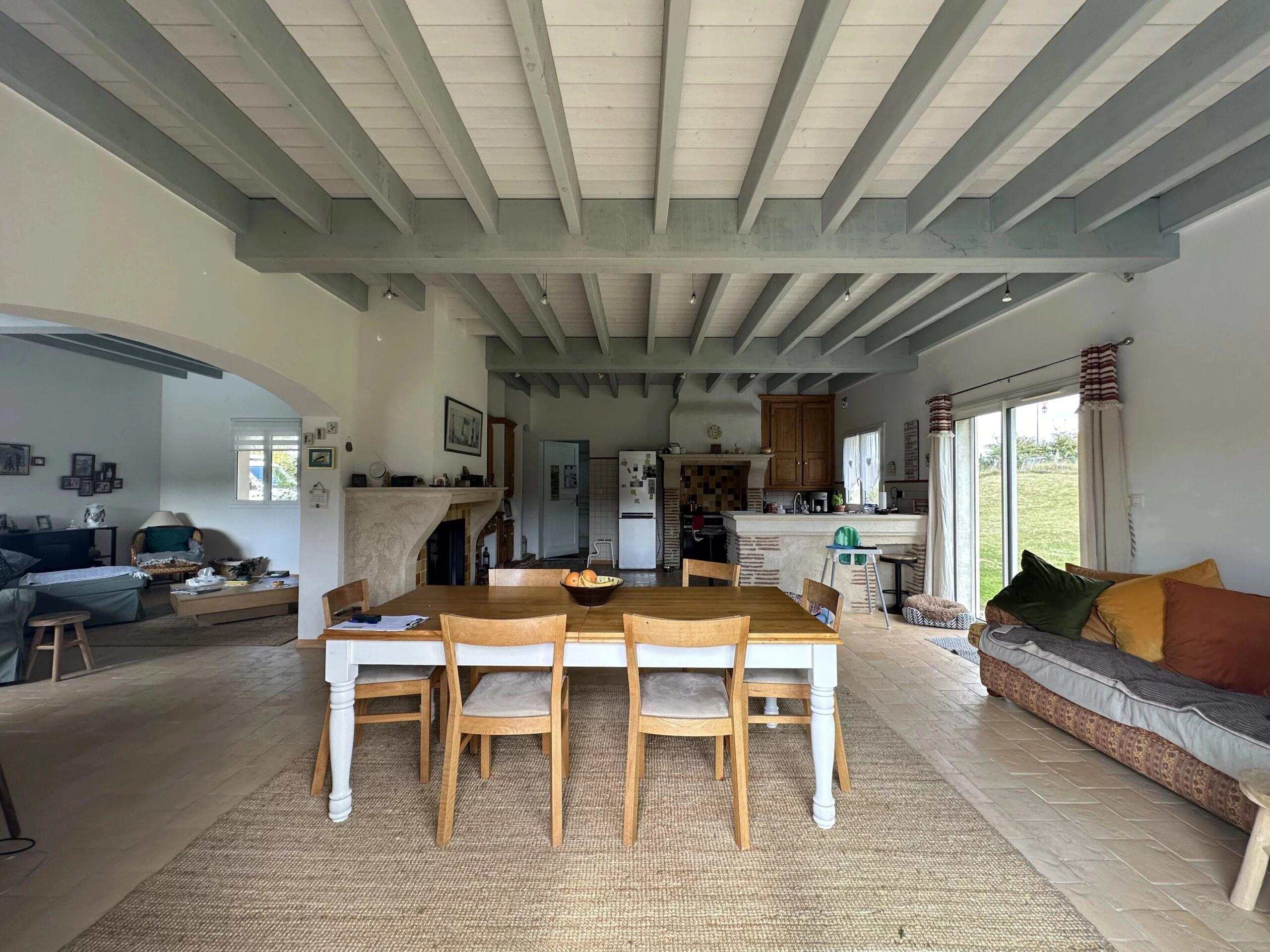 Recently-built 5-7 bedroom house with guest annexe, barn and pasture, Aquitaine – France – BVI77146