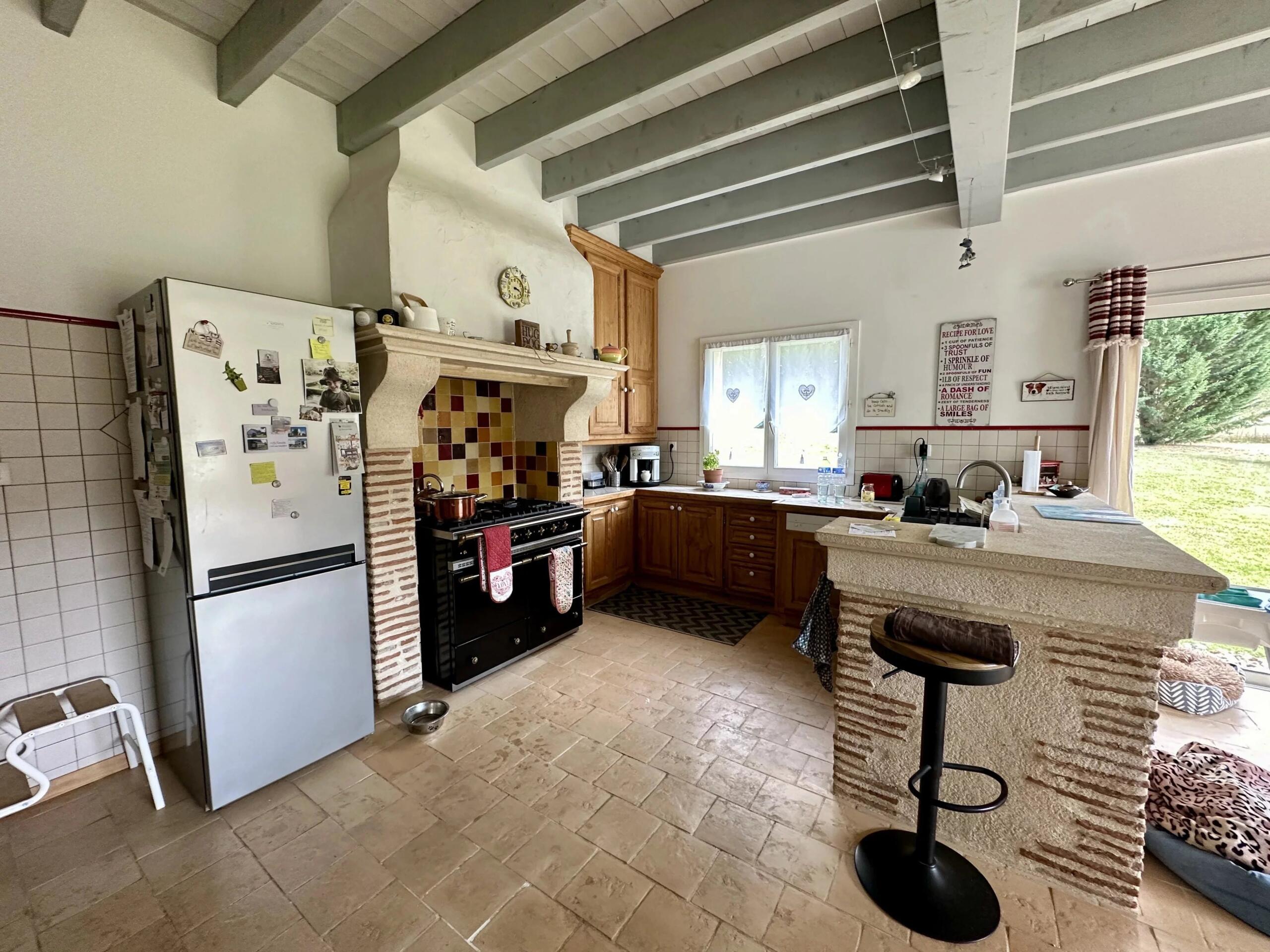 Recently-built 5-7 bedroom house with guest annexe, barn and pasture, Aquitaine – France – BVI77146