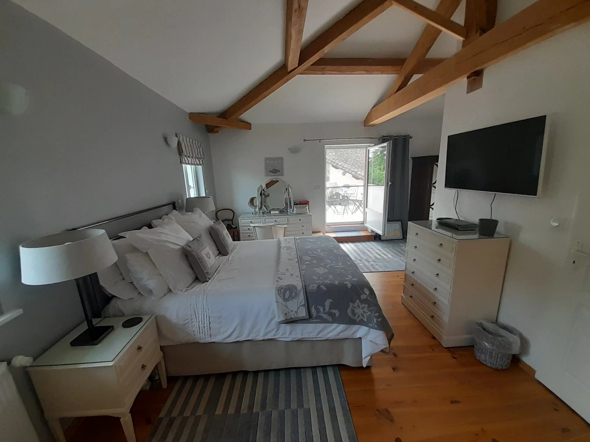 Renovated 4-bed house in a lovely edge of village location, Aquitaine – France – BVI76035