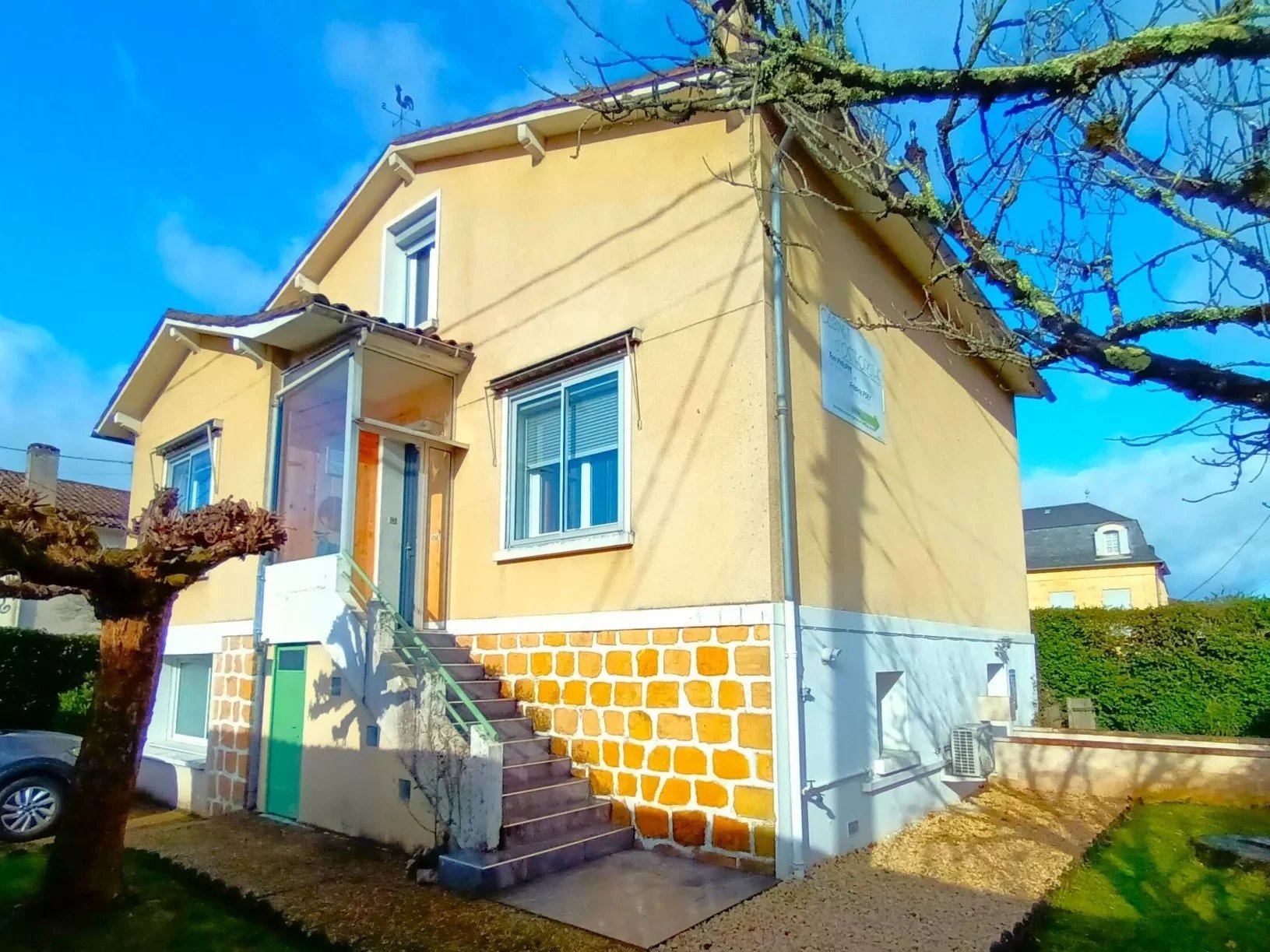 Large townhouse in Bergerac, Aquitaine – France – BVI78599