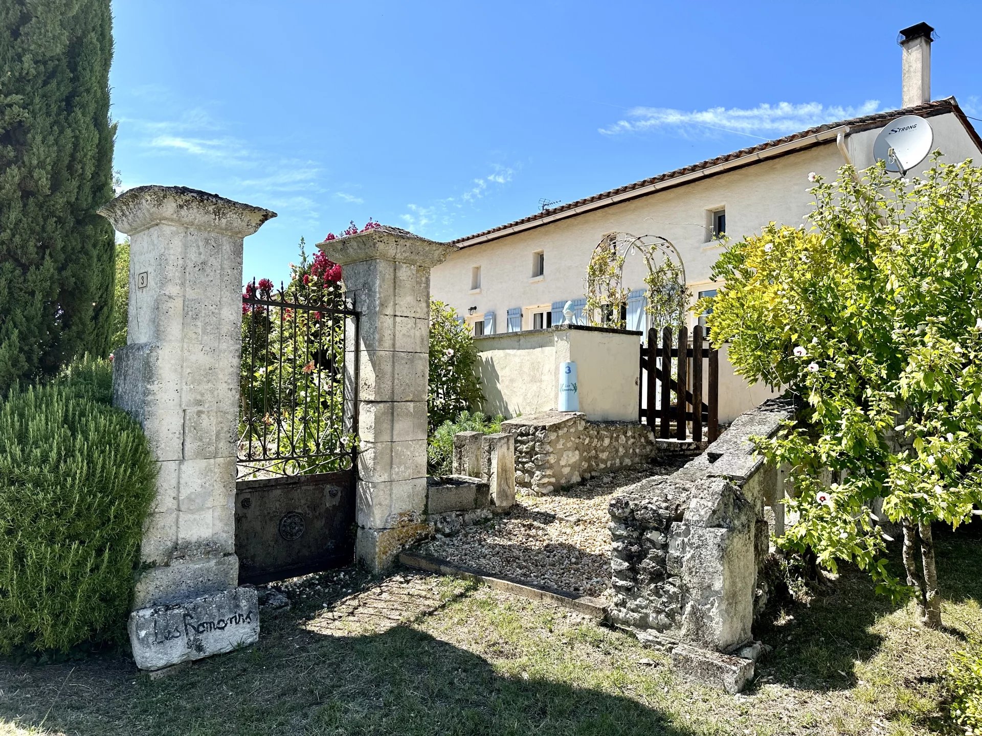Pretty traditional stone house in a quiet hamlet, Poitou-Charentes – France – BVI71886