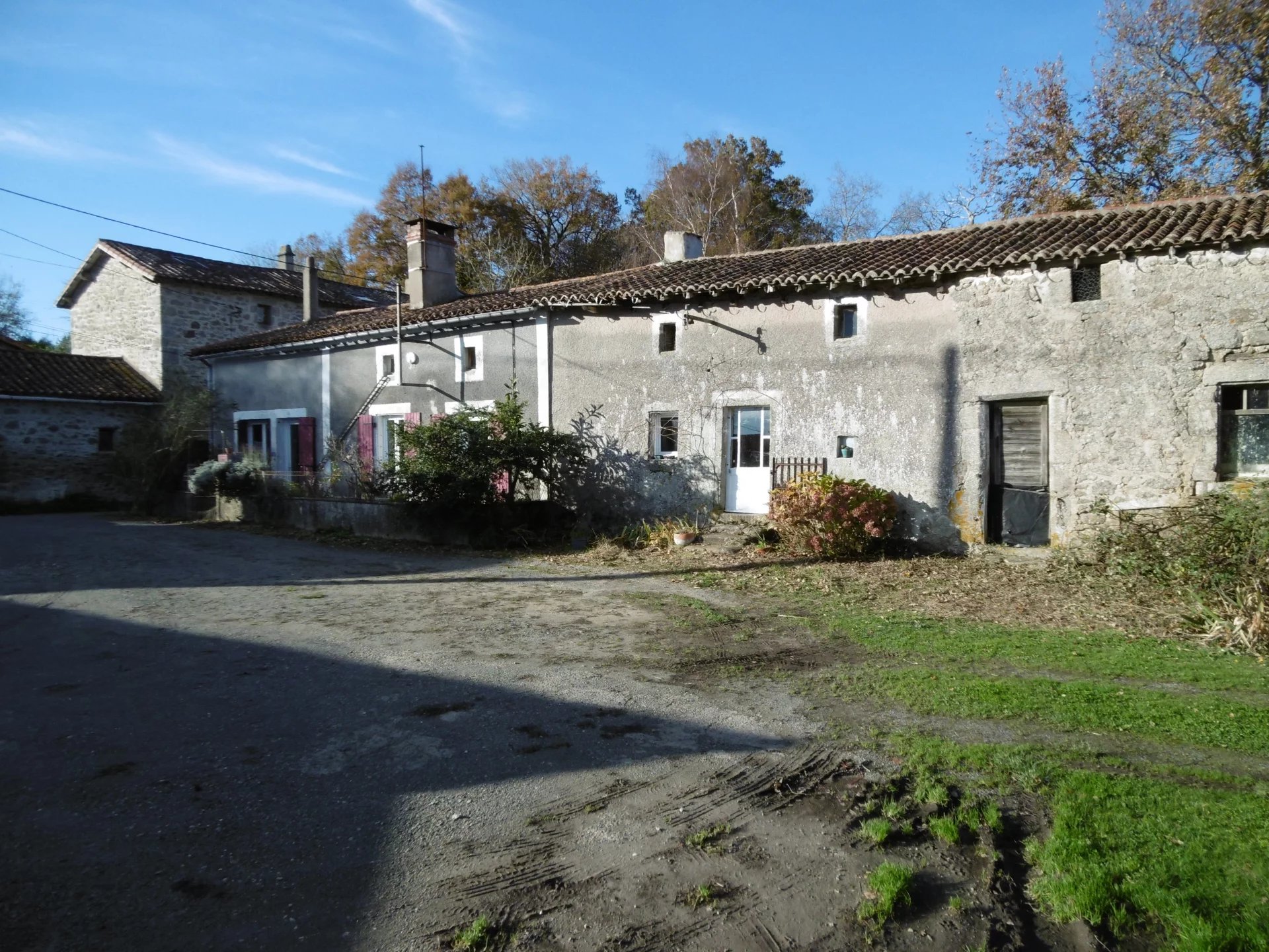 Character property in a hamlet, Poitou-Charentes – France – BVI73400