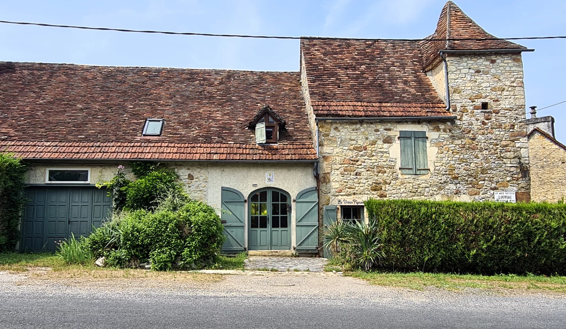 Country property with swimming pool., Midi-Pyrénées – France – BVI71209