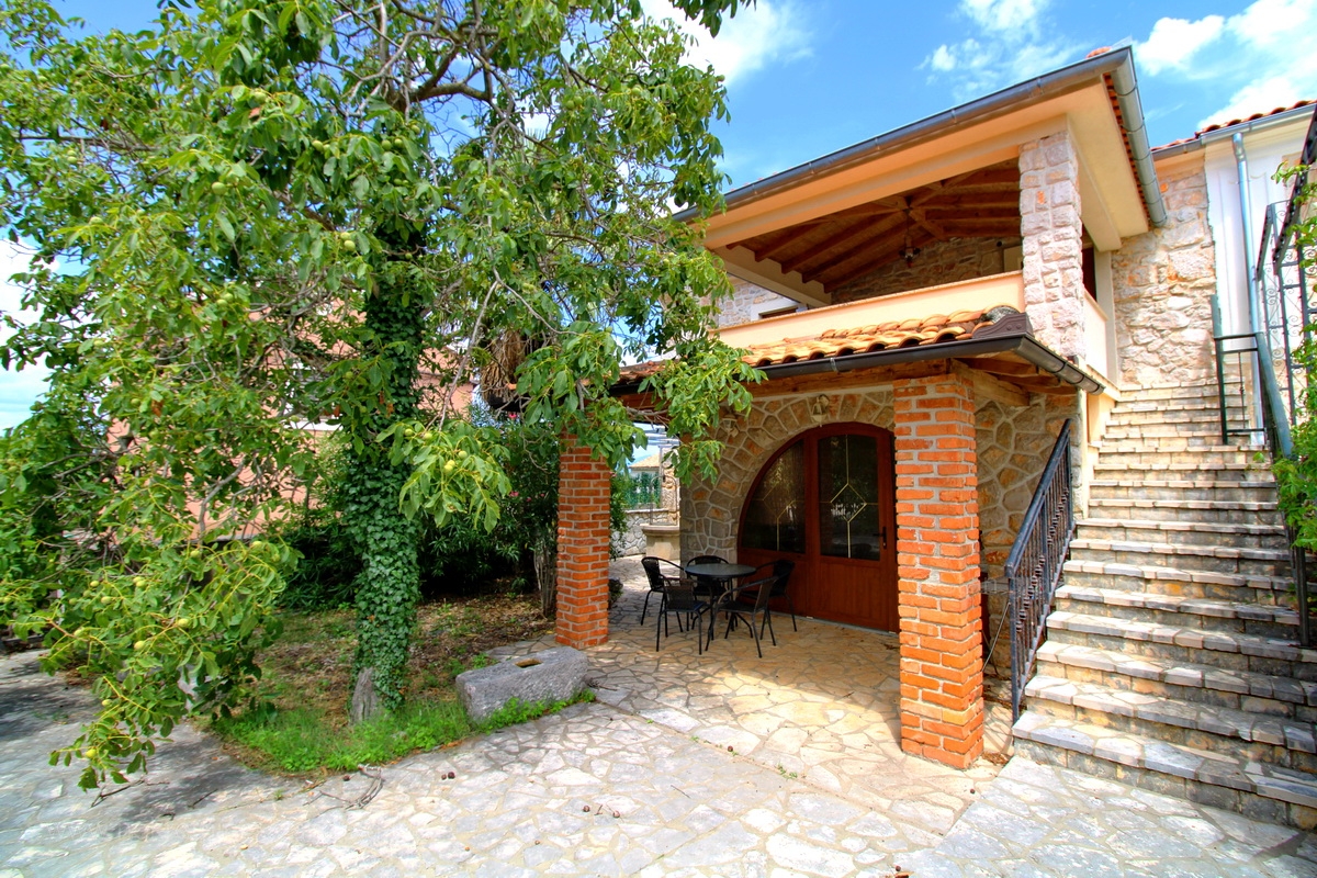 4 bedroom villa in Dobrinj, Croatia – 100177