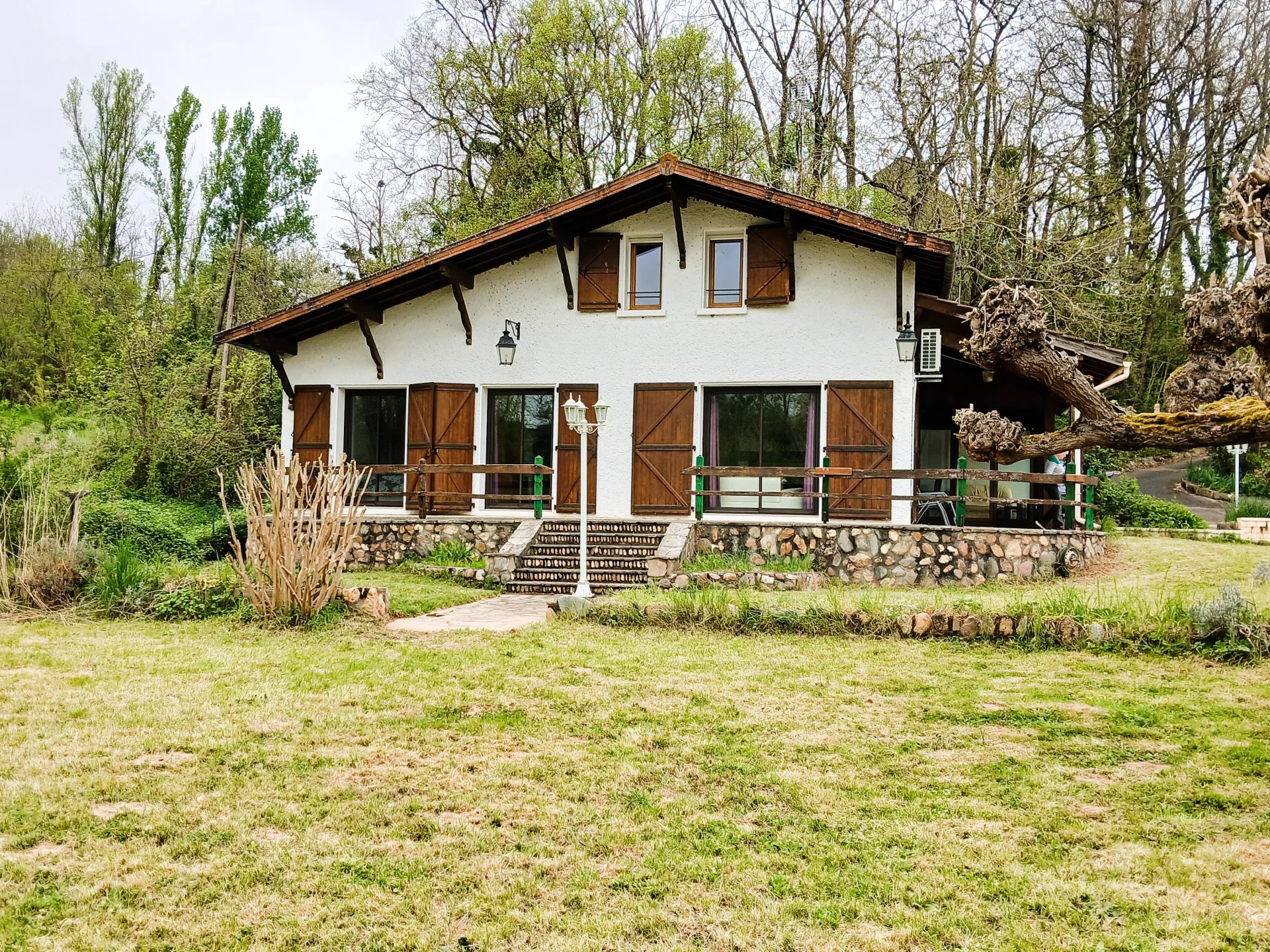 Tranquil Living Just Minutes from Bustling Gaillac – 4-Bed Haven with Pool and Garden Paradise, Midi-Pyrénées – France – BVI80381