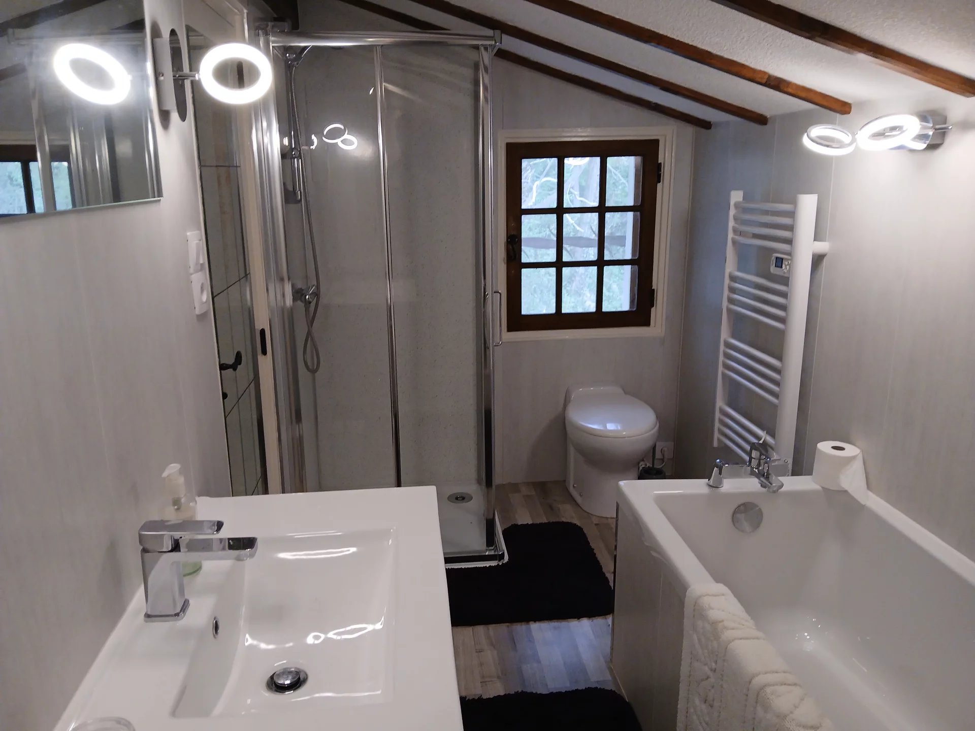 Tranquil Living Just Minutes from Bustling Gaillac – 4-Bed Haven with Pool and Garden Paradise, Midi-Pyrénées – France – BVI80381