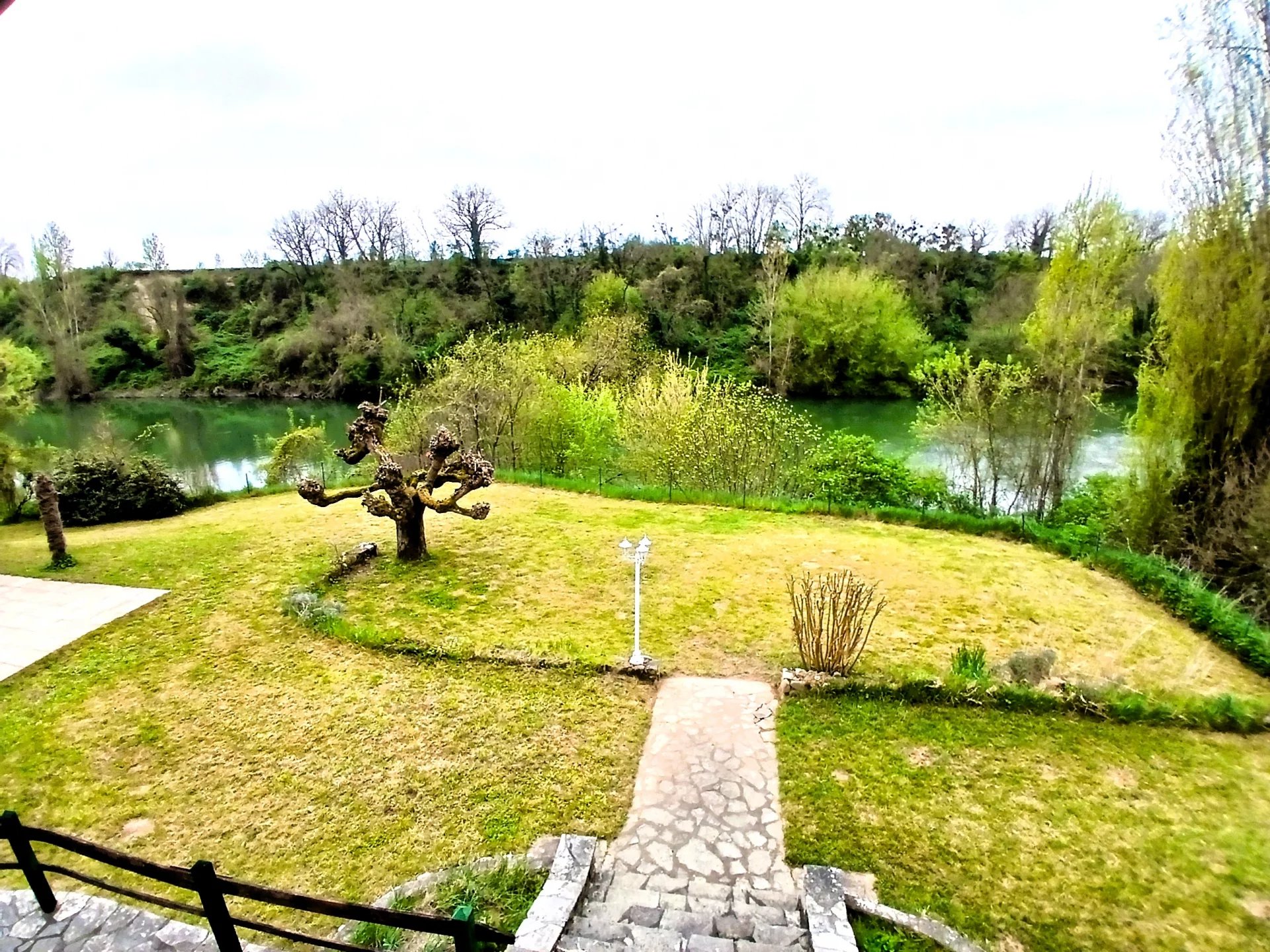 Tranquil Living Just Minutes from Bustling Gaillac – 4-Bed Haven with Pool and Garden Paradise, Midi-Pyrénées – France – BVI80381