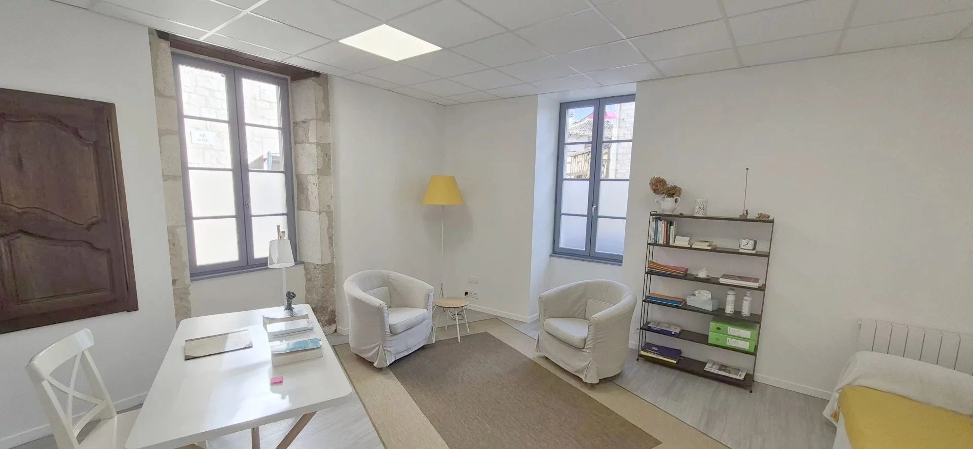 Stone house to renovate with restored business premises, Midi-Pyrénées – France – BVI77393