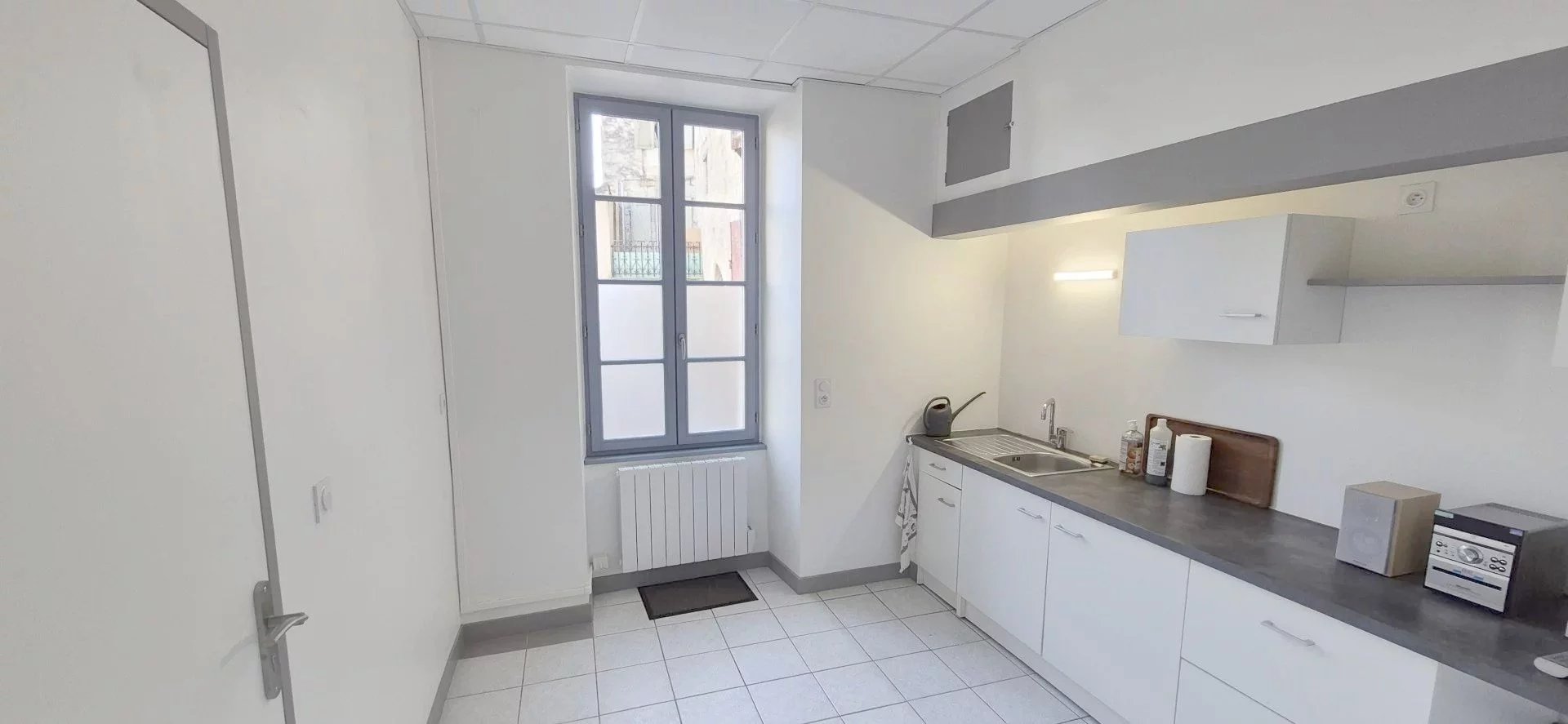 Stone house to renovate with restored business premises, Midi-Pyrénées – France – BVI77393