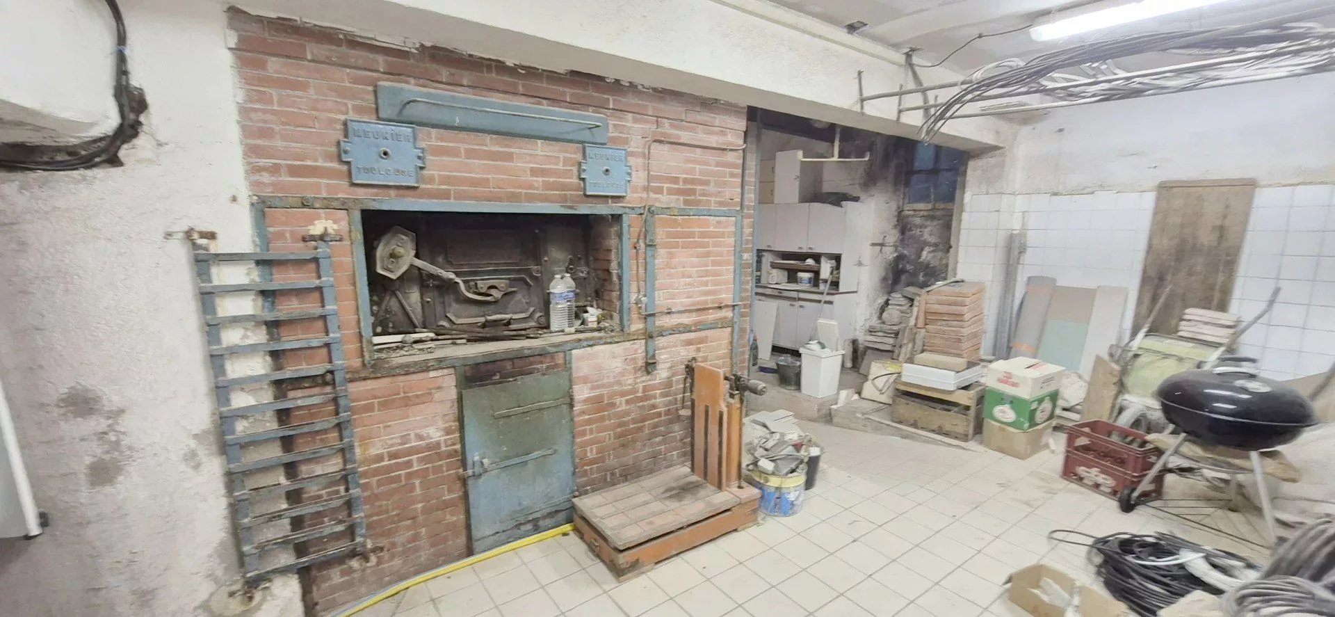 Stone house to renovate with restored business premises, Midi-Pyrénées – France – BVI77393