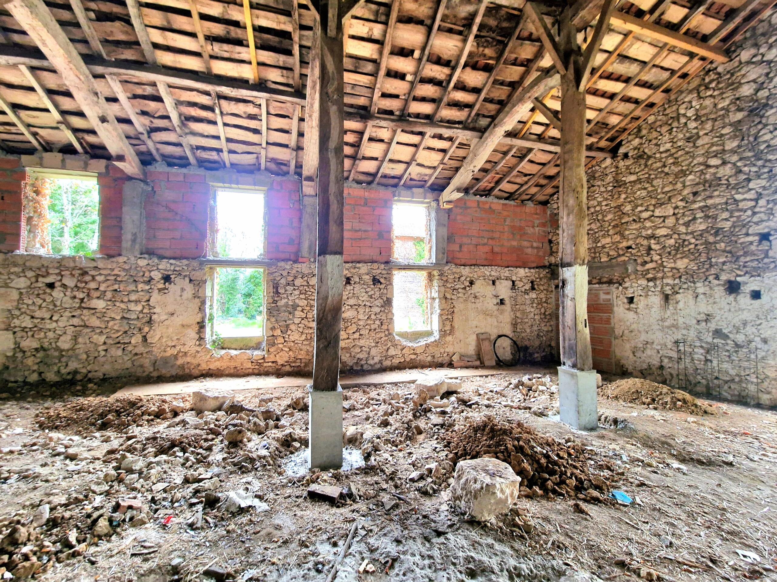 Stone Property for Renovation just outside Eymet, Aquitaine – France – BVI77873