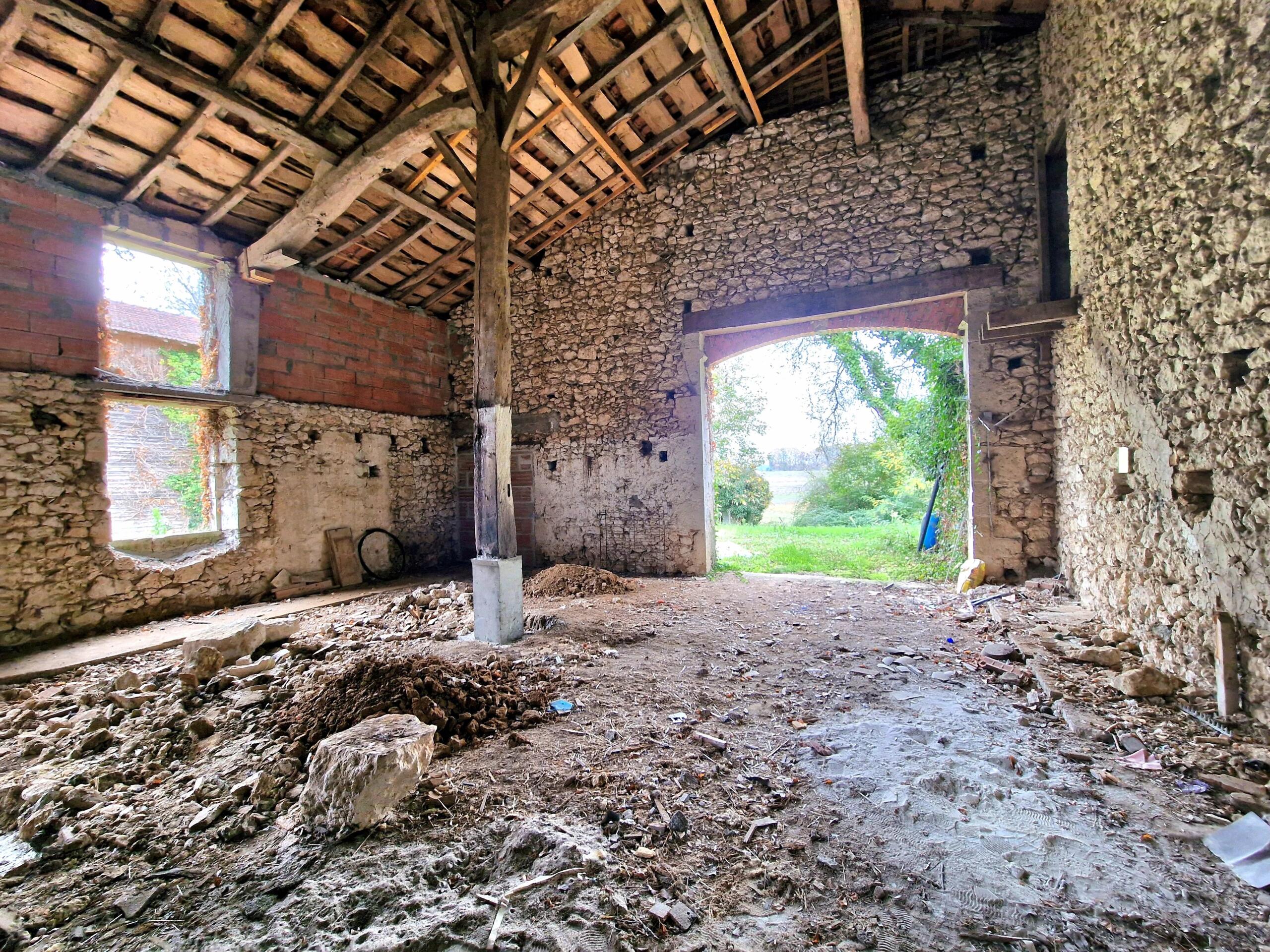 Stone Property for Renovation just outside Eymet, Aquitaine – France – BVI77873