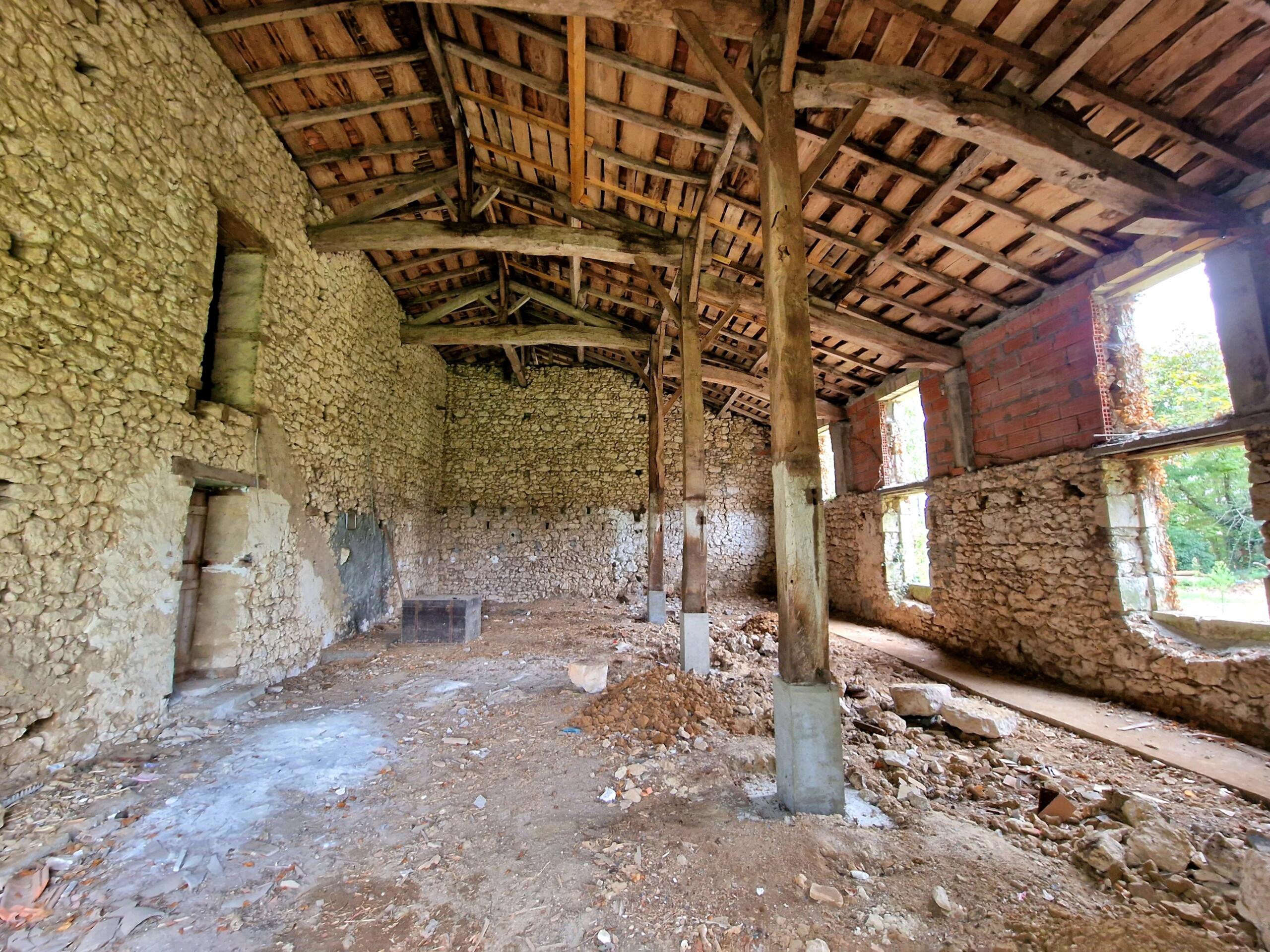 Stone Property for Renovation just outside Eymet, Aquitaine – France – BVI77873