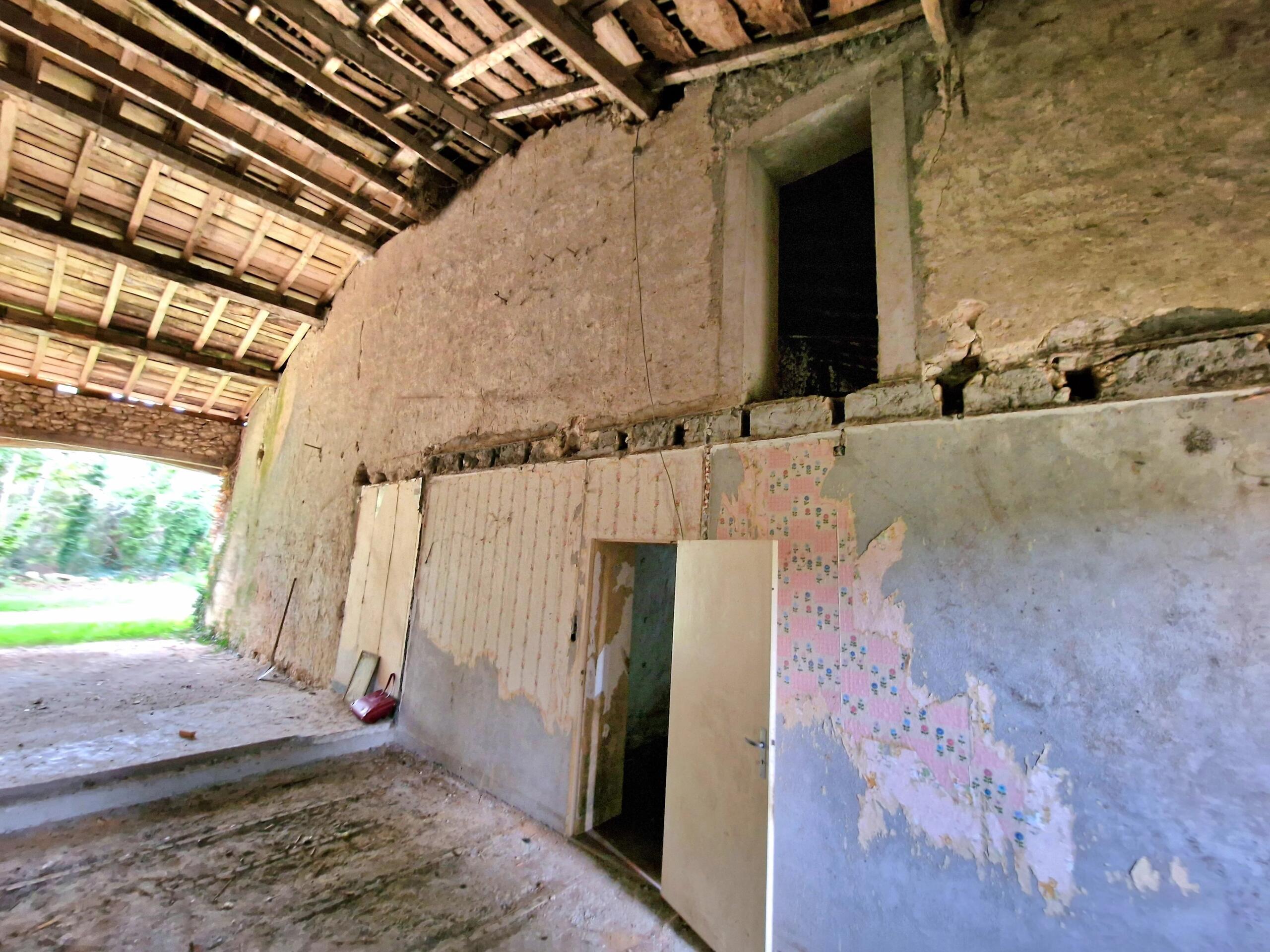 Stone Property for Renovation just outside Eymet, Aquitaine – France – BVI77873