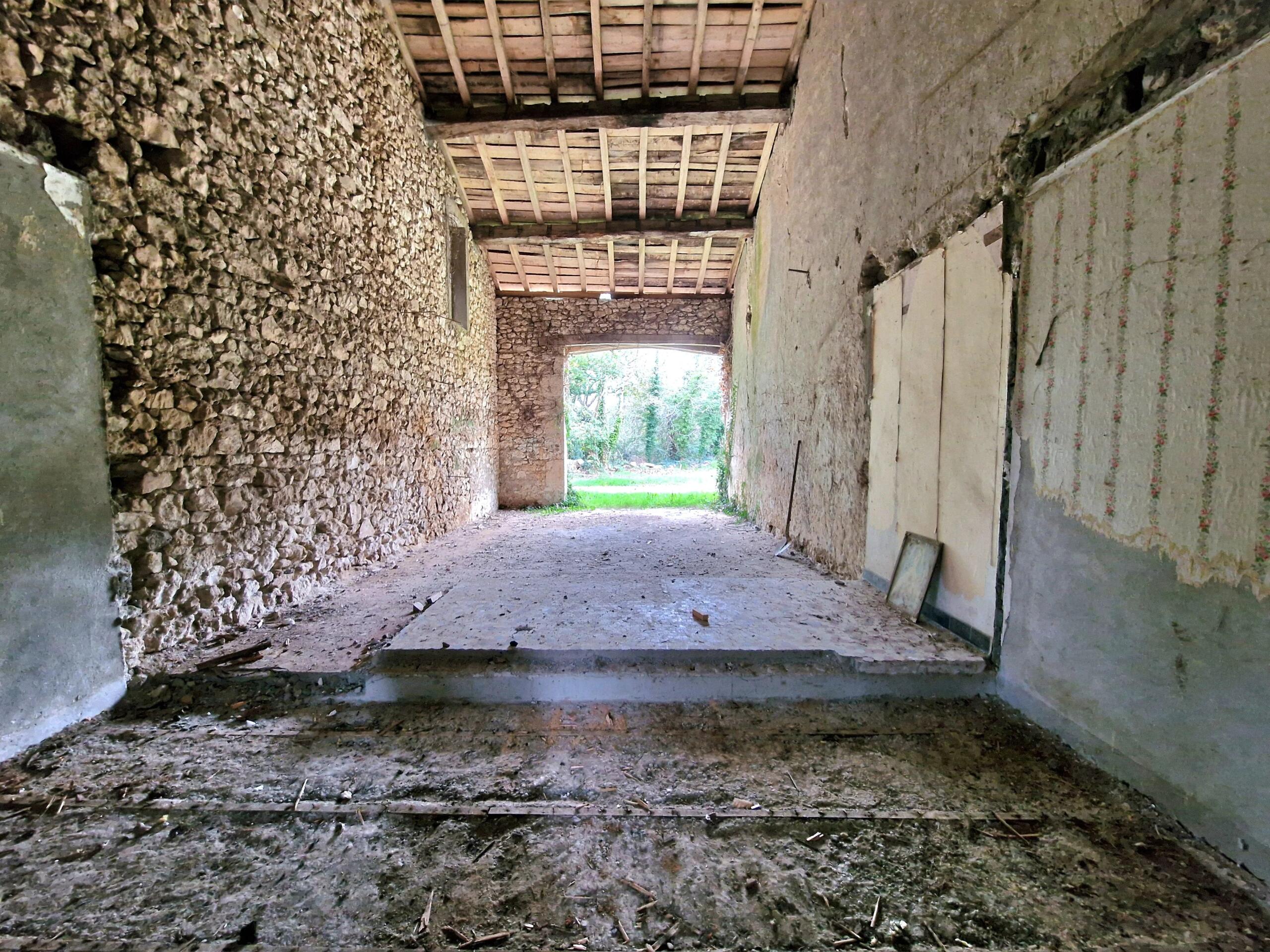 Stone Property for Renovation just outside Eymet, Aquitaine – France – BVI77873