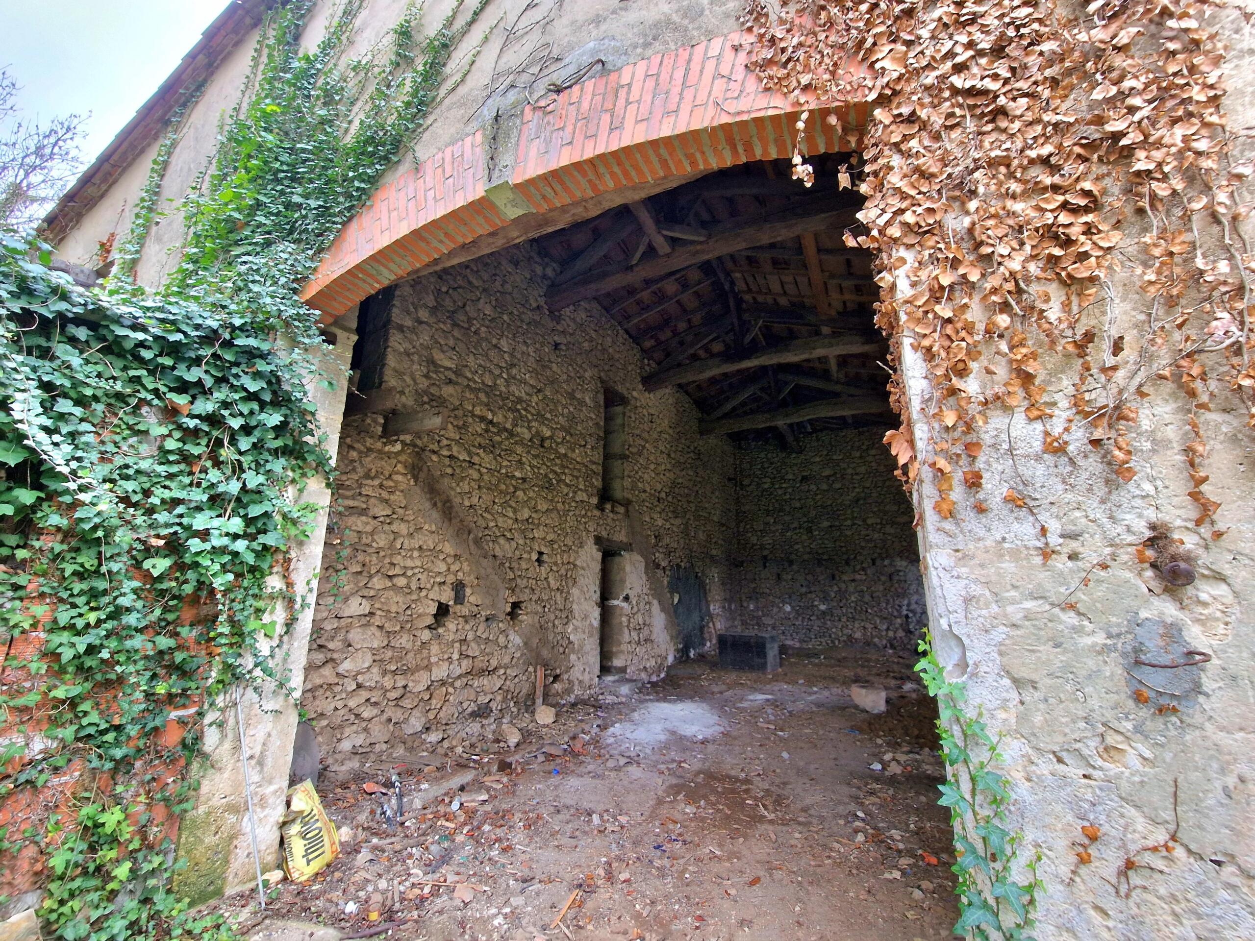 Stone Property for Renovation just outside Eymet, Aquitaine – France – BVI77873