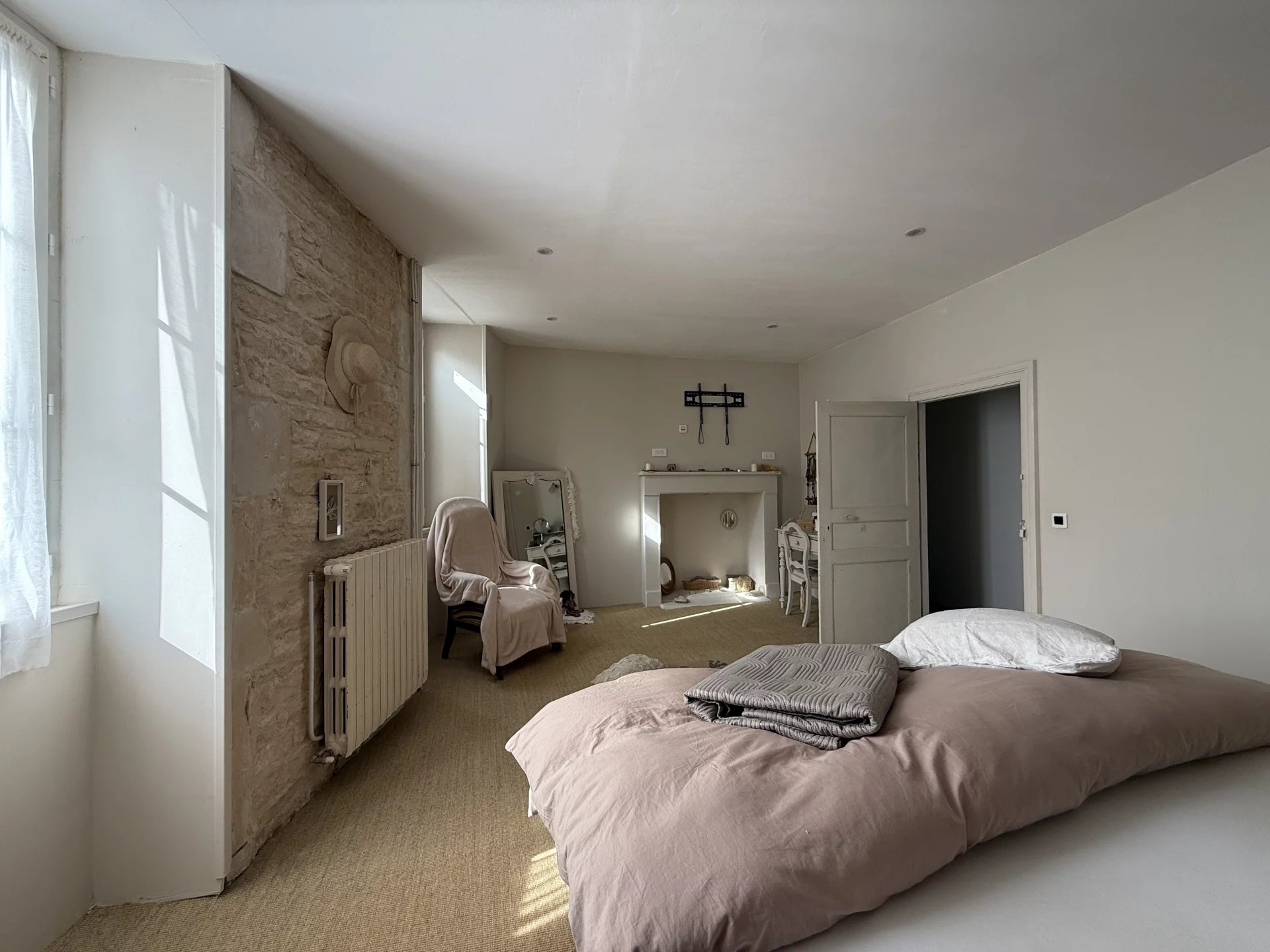 Spacious stone property of 4 bedroom, in heart of small village close to Ruffec, Poitou-Charentes – France – BVI80639