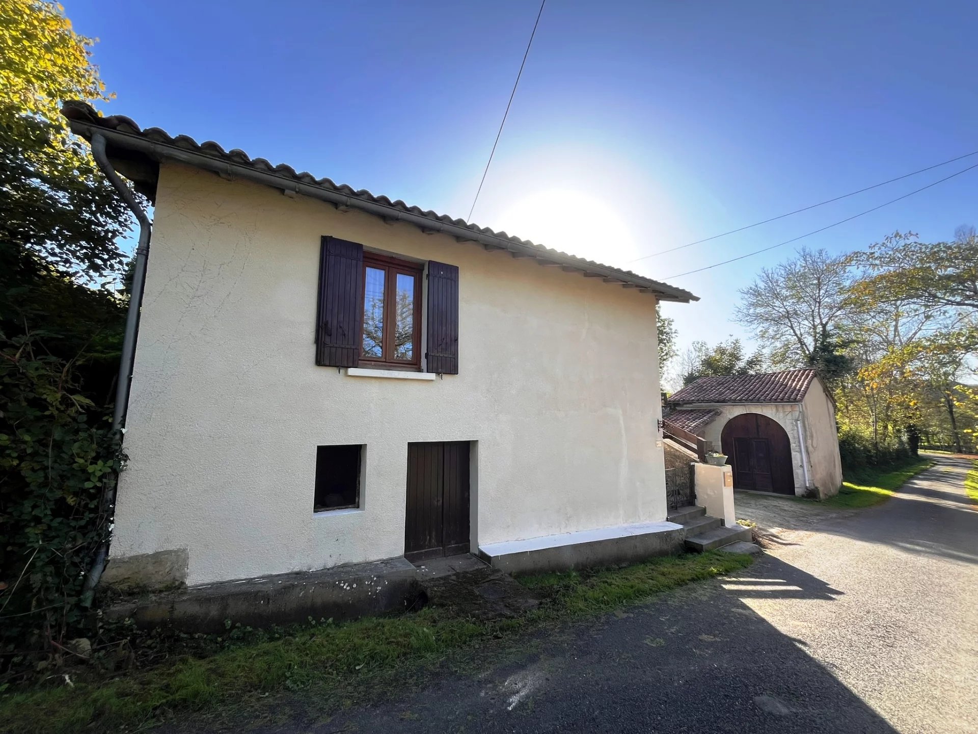 Lovely stone property in a quiet hamlet near Aubeterre-sur-Dronne, Aquitaine – France – BVI77795