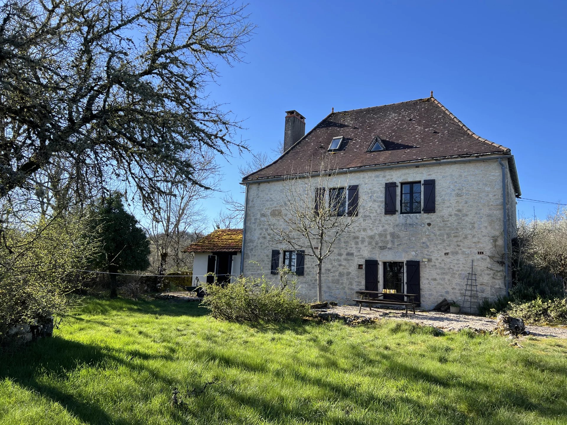 Lovely stone property with swimming pool, Causse du Quercy, Midi-Pyrénées – France – BVI70972