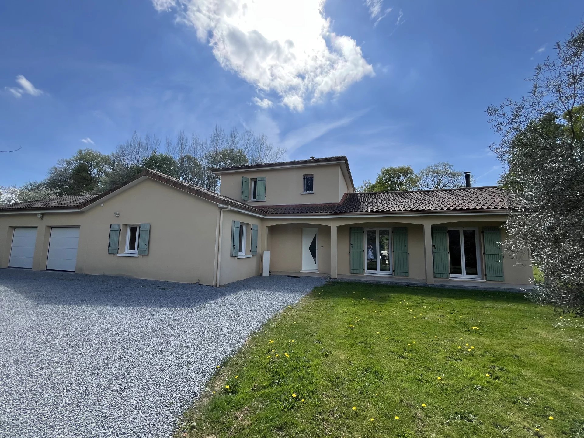Fabulous family home with extensive garden and heated pool, Limousin – France – BVI80540