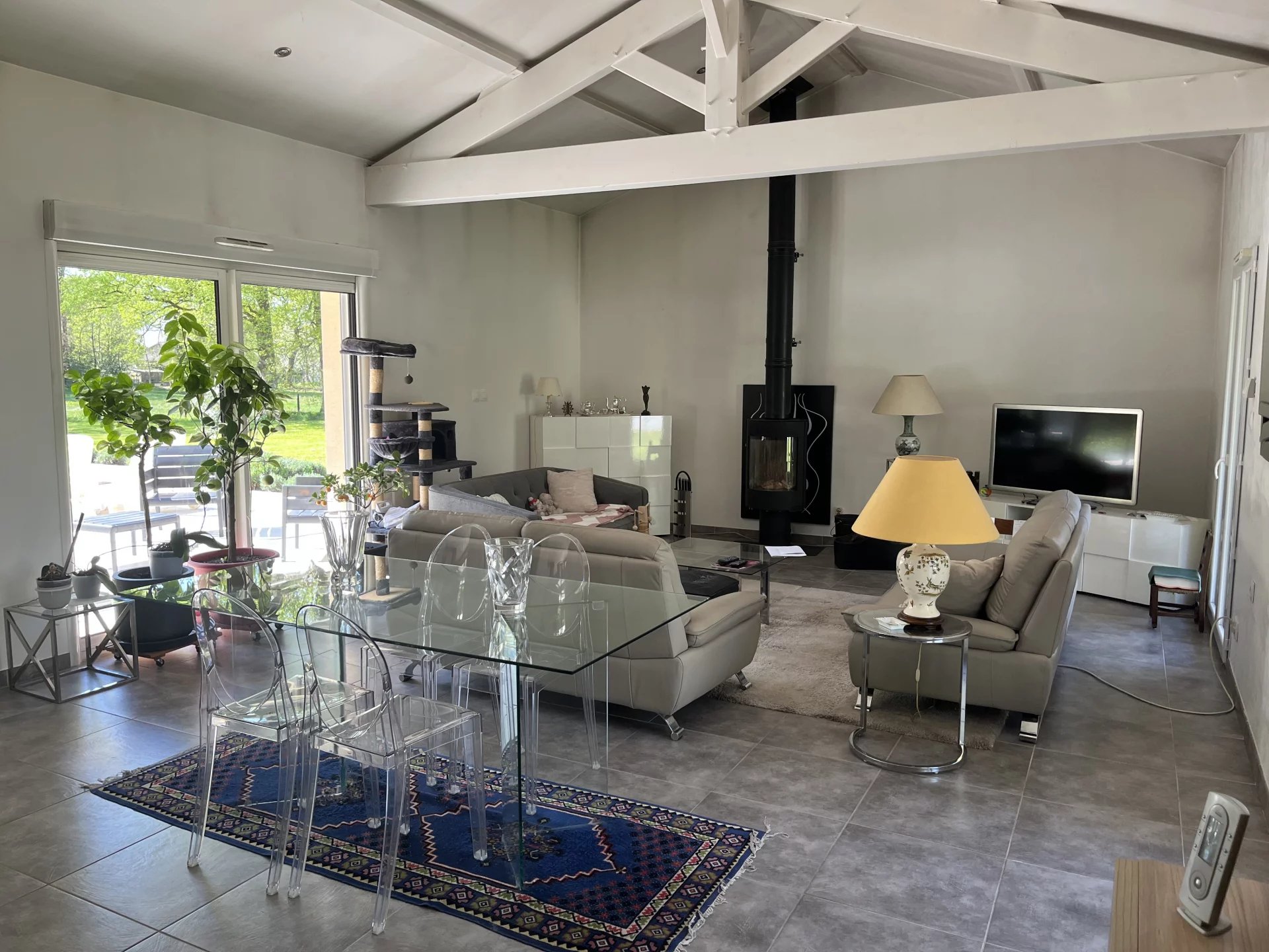 Fabulous family home with extensive garden and heated pool, Limousin – France – BVI80540